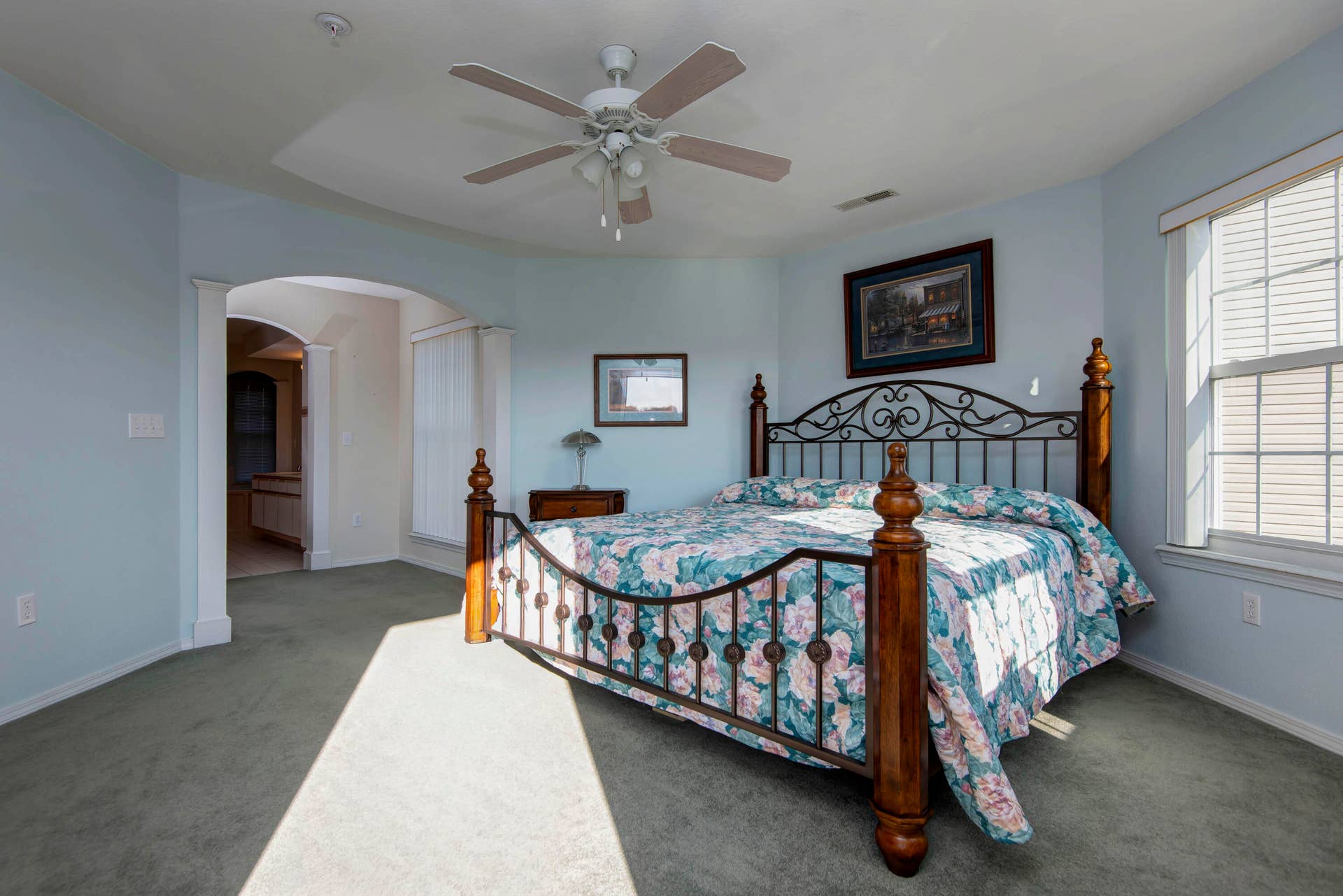 Large main bedroom.