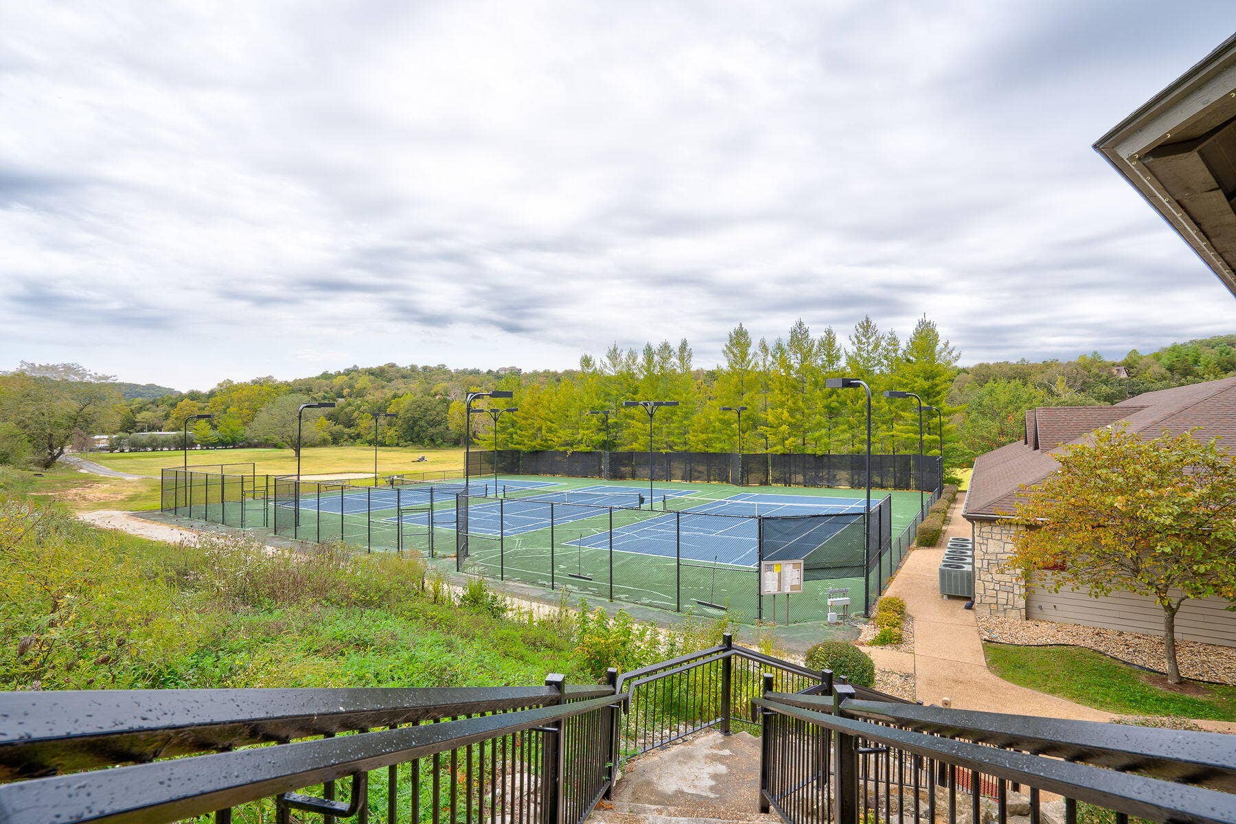 1071 Golf Dr 5