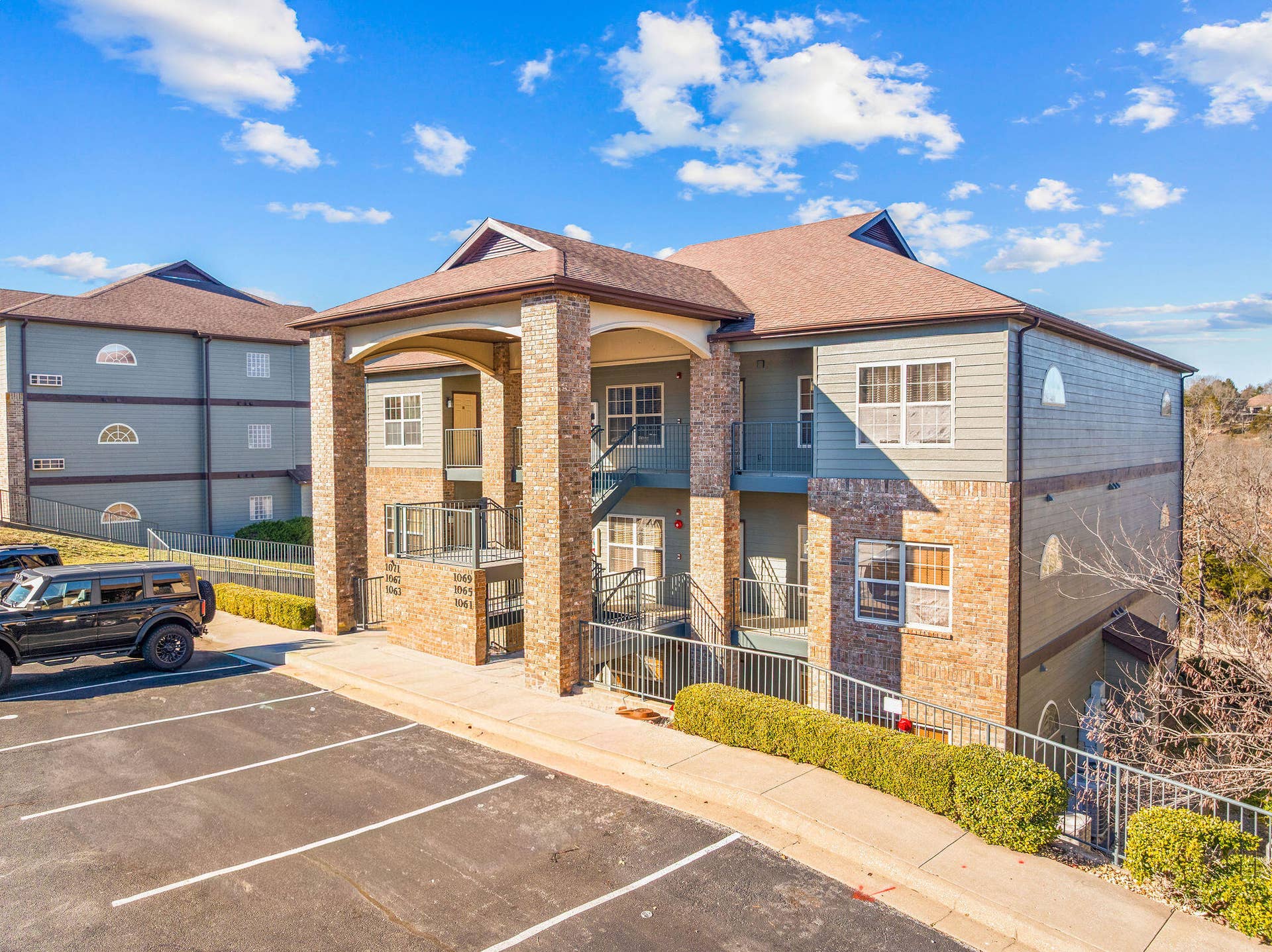 1071 Golf Dr 5