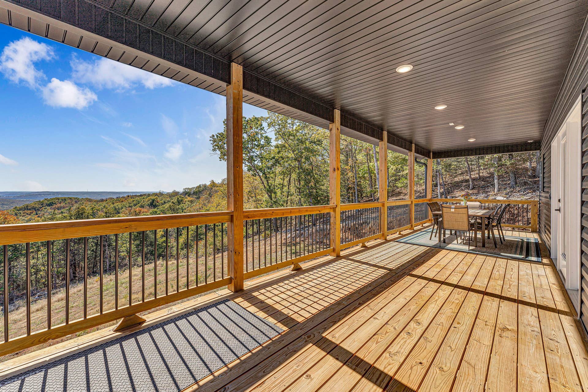 157 Rollin Pt, Branson West, MO 65737 Large deck