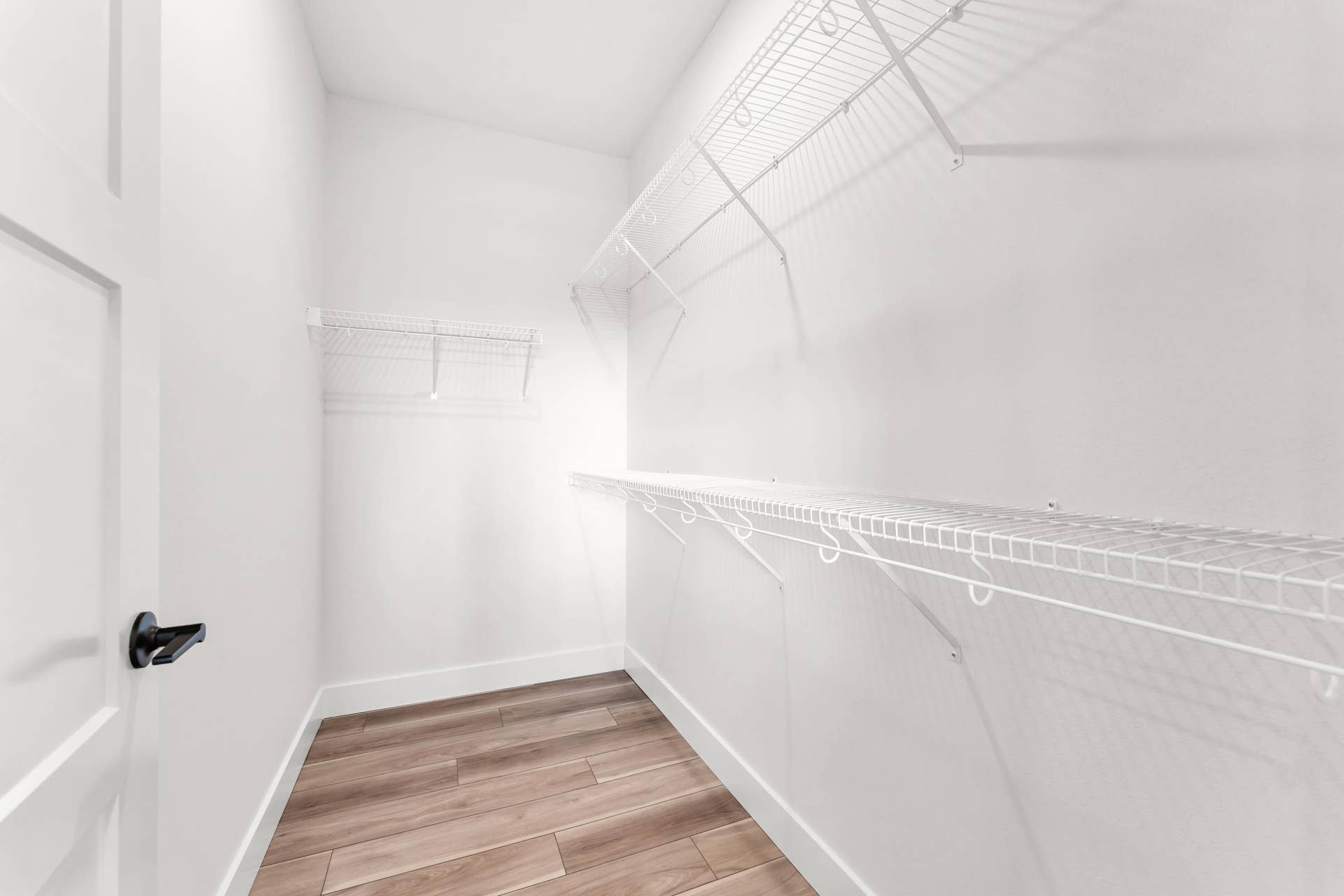 157 Rollin Pt, Branson West, MO 65737 Walk-in closet