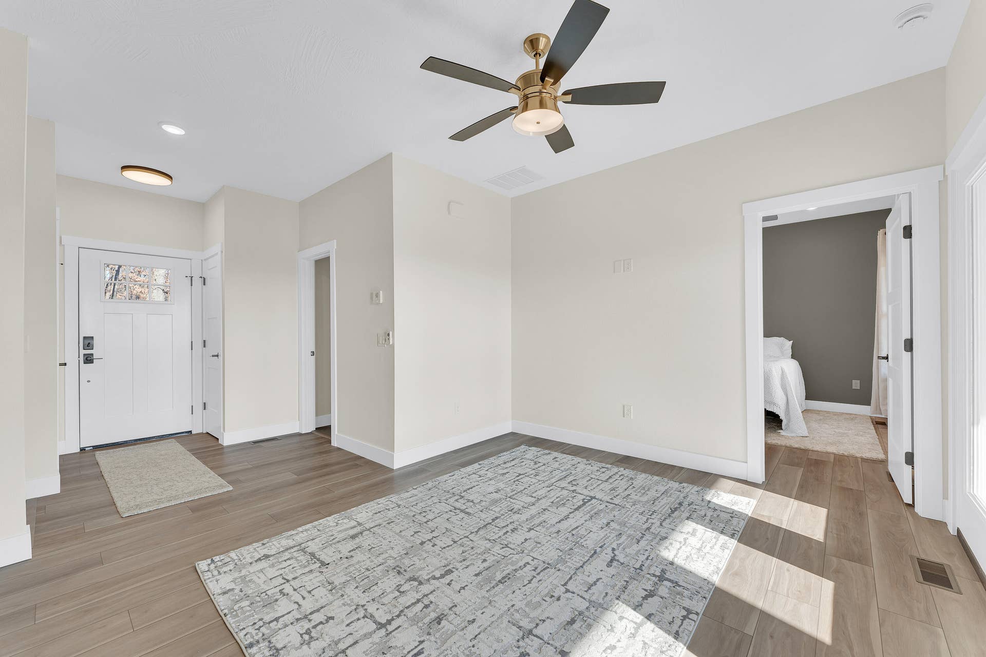 157 Rollin Pt, Branson West, MO 65737 Living Room/Entry