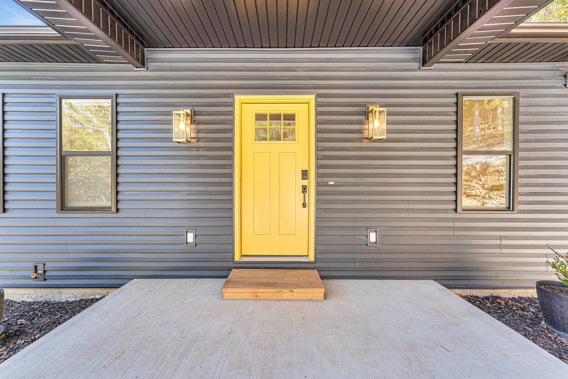 157 Rollin Pt, Branson West, MO 65737 Front Door