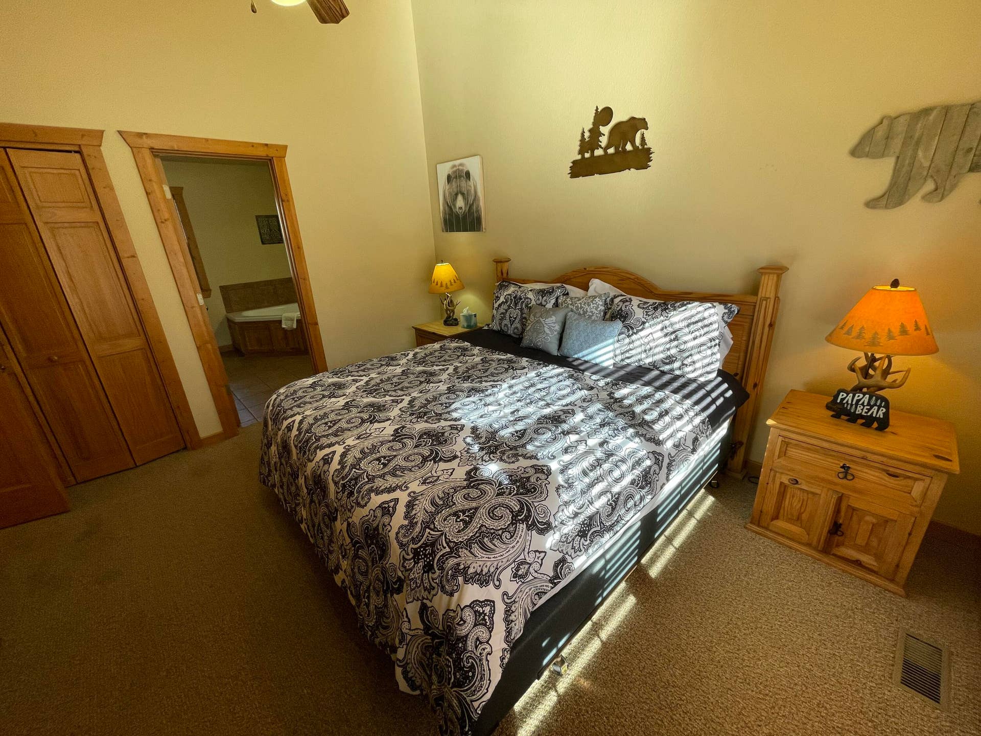 61 Bells Ave., Branson West, MO 65737 Comfy King Bed