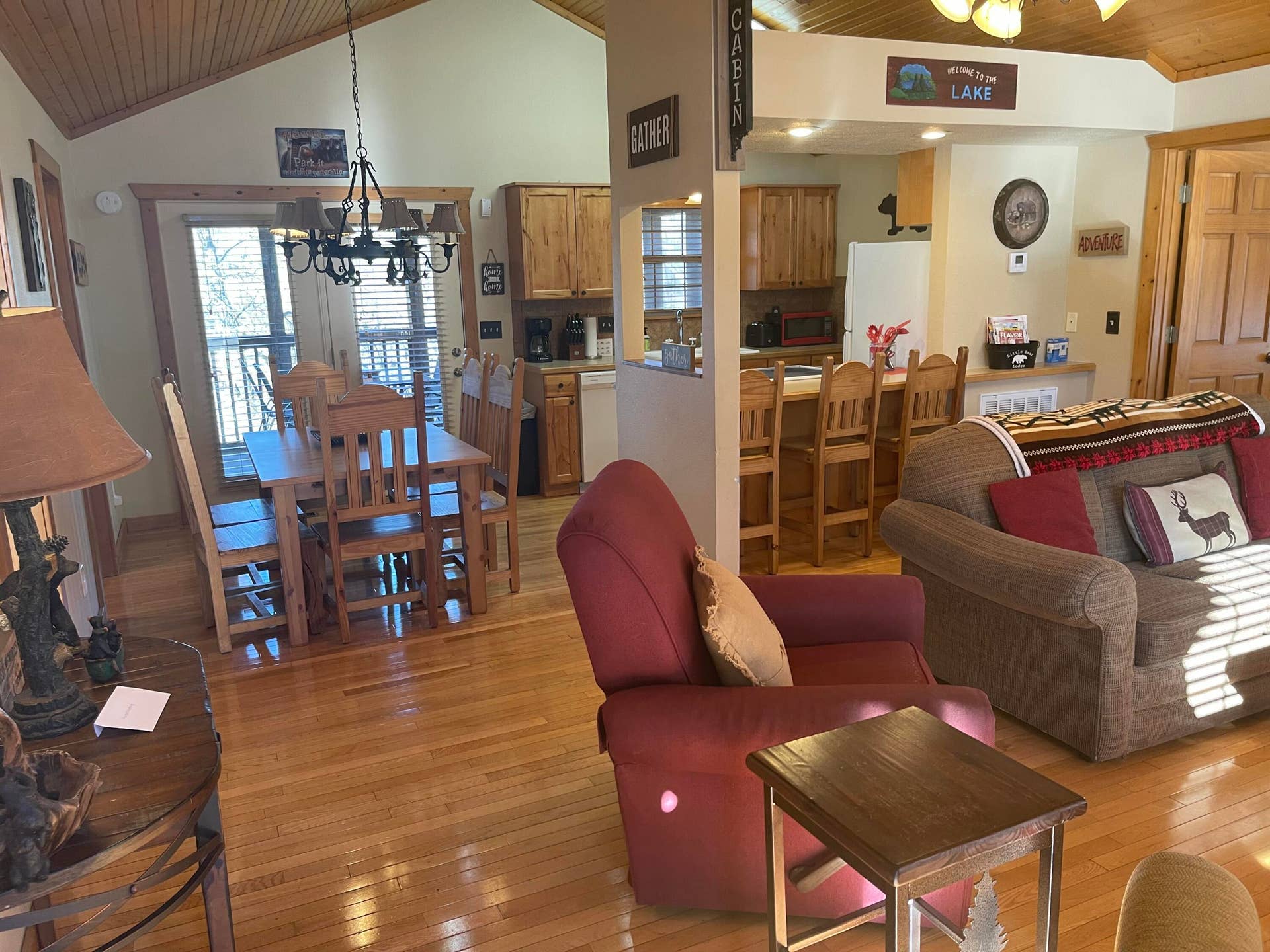 61 Bells Ave., Branson West, MO 65737 Come on In!