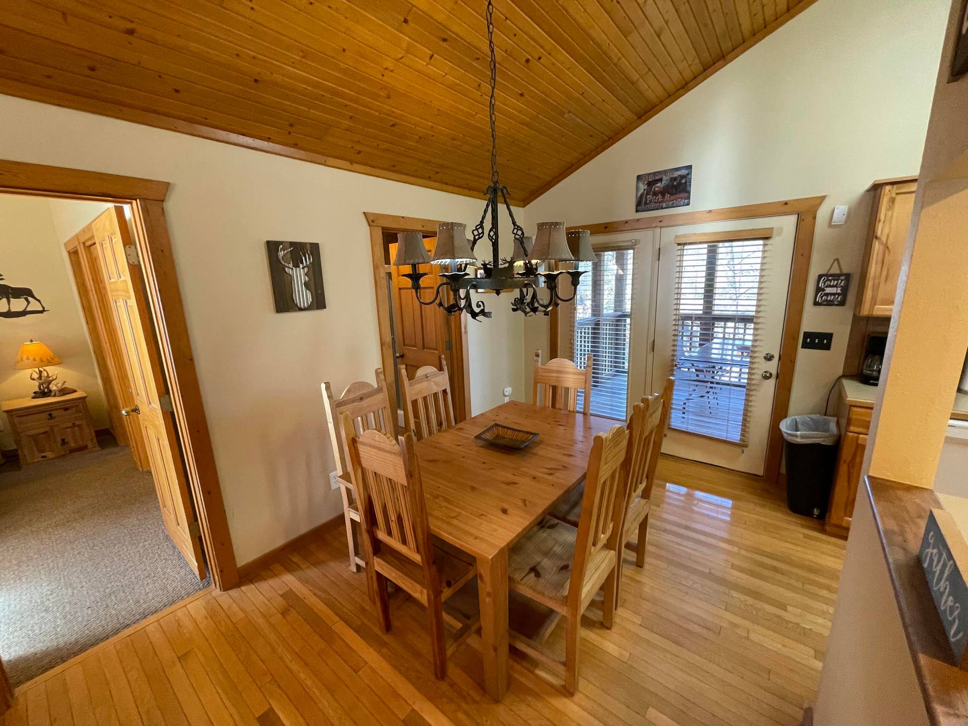 61 Bells Ave., Branson West, MO 65737 Great Dining Space