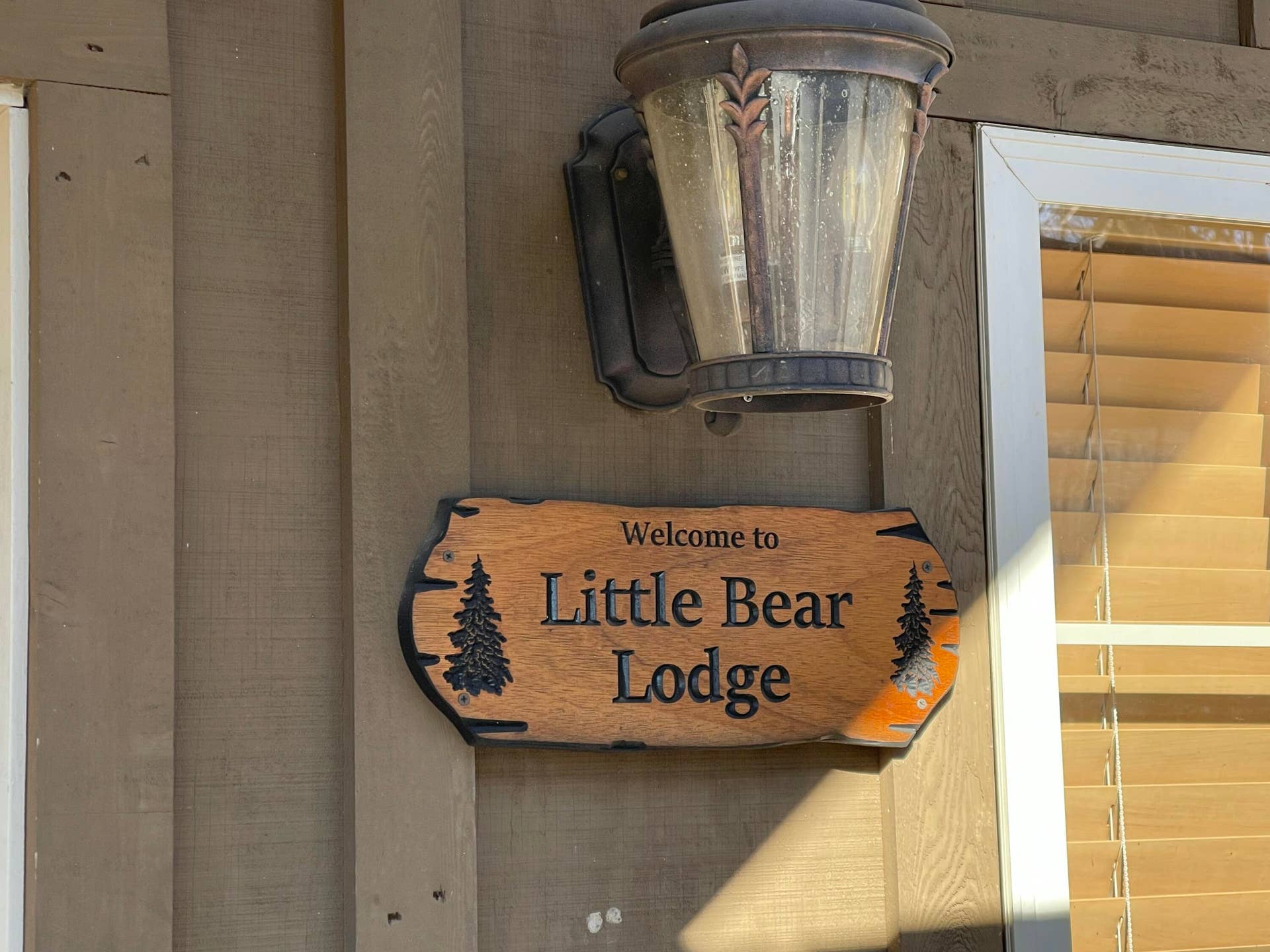 61 Bells Ave., Branson West, MO 65737 Welcome to Little Bear Lodge