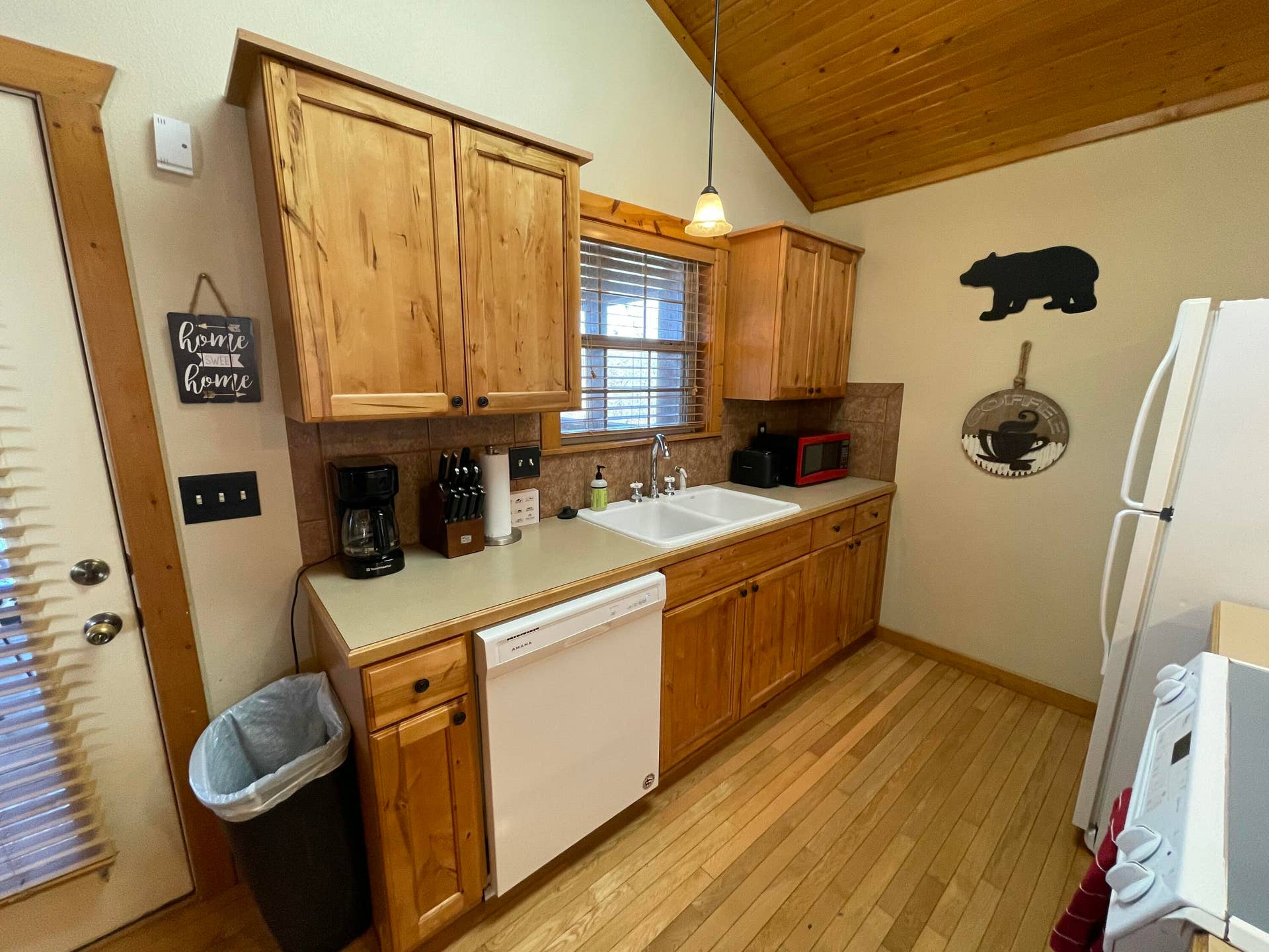 61 Bells Ave., Branson West, MO 65737 Kitchen