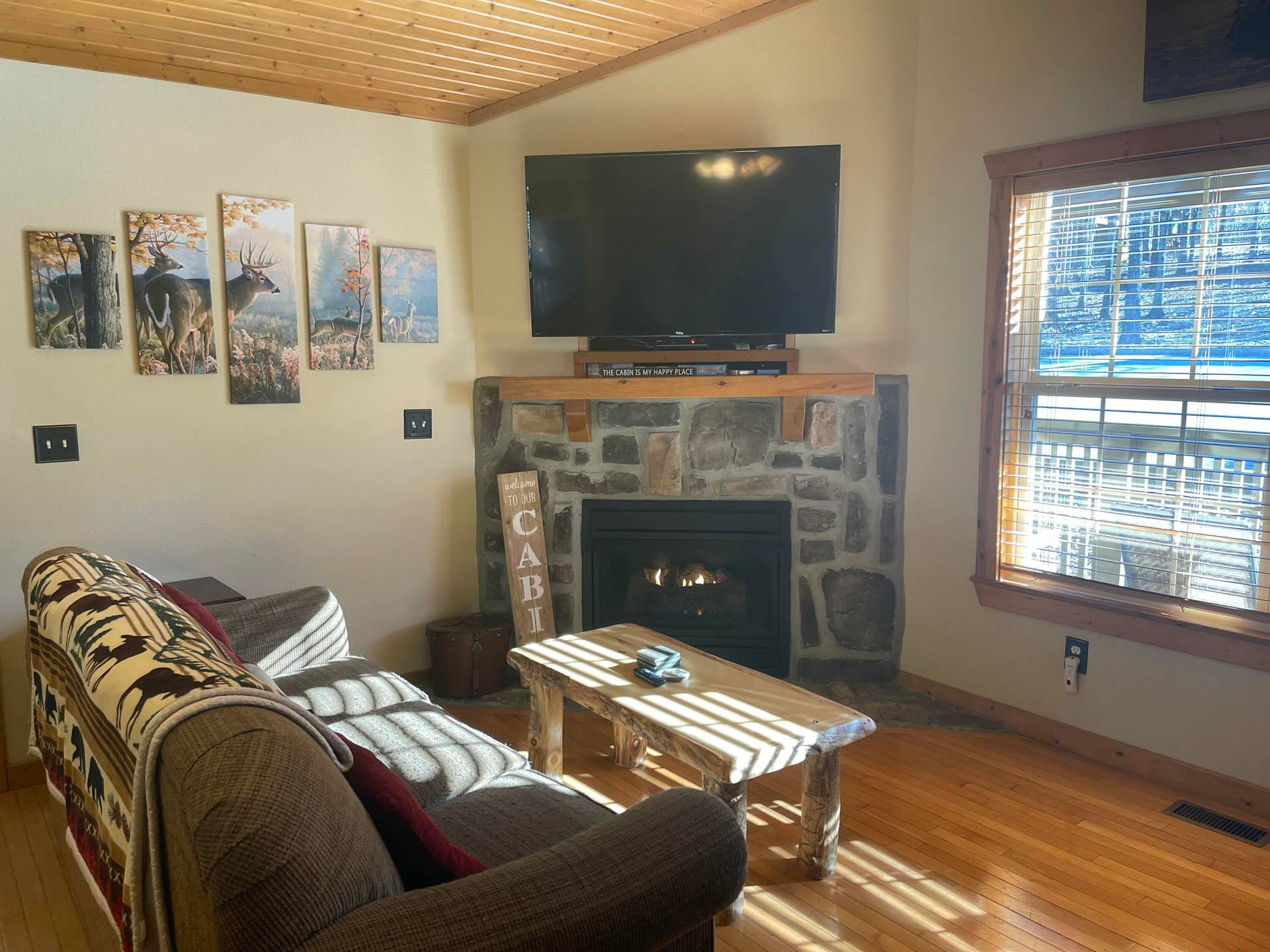 61 Bells Ave., Branson West, MO 65737 So Cozy