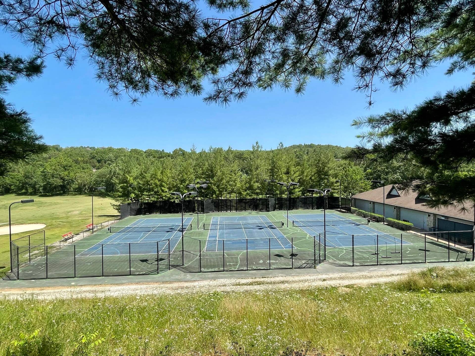 61 Bells Ave., Branson West, MO 65737 1.6 Tennis Courts