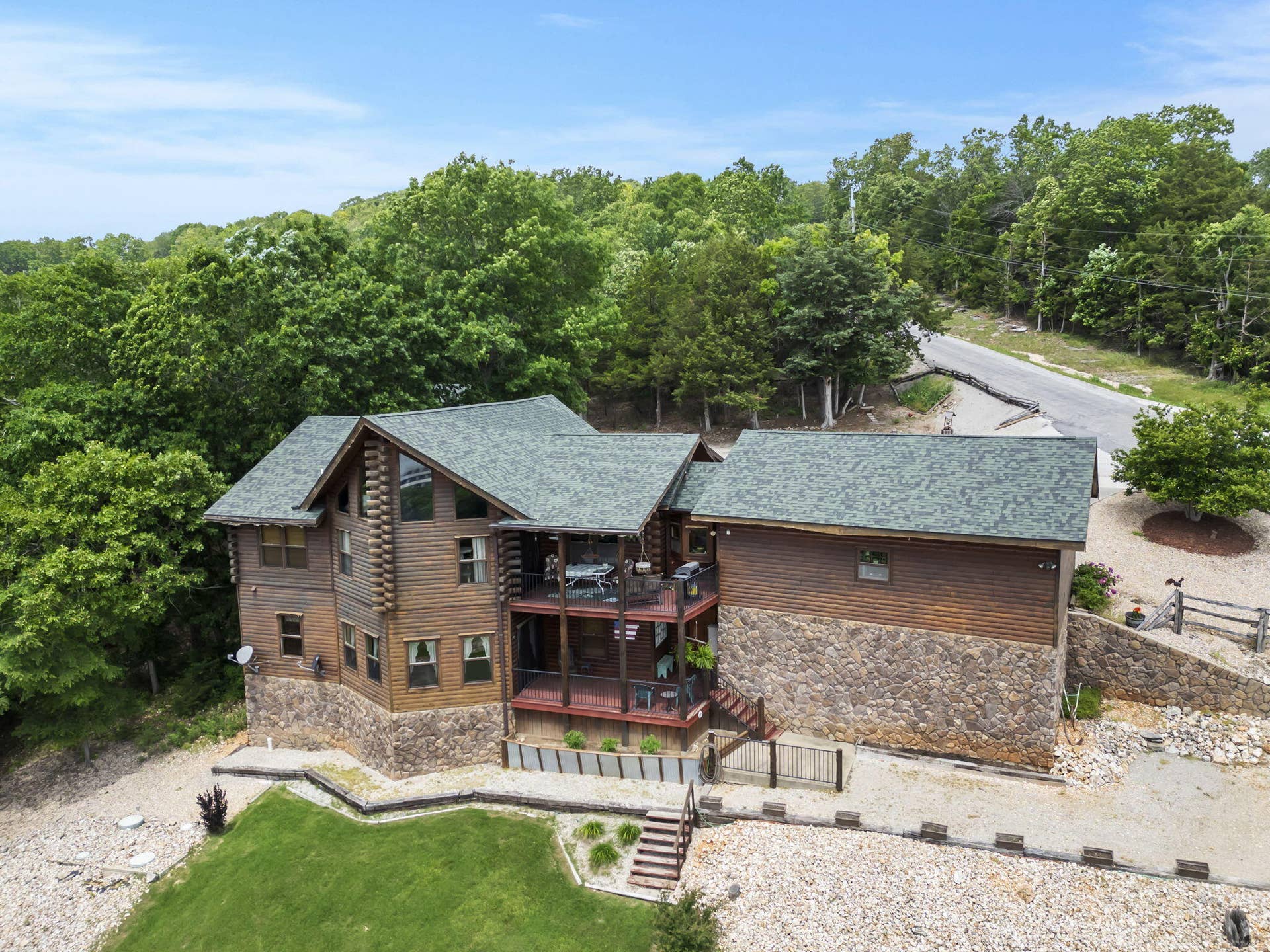 10 Baywood Circle, Branson West, MO 65737 41-web-or-mls-DJI_0637