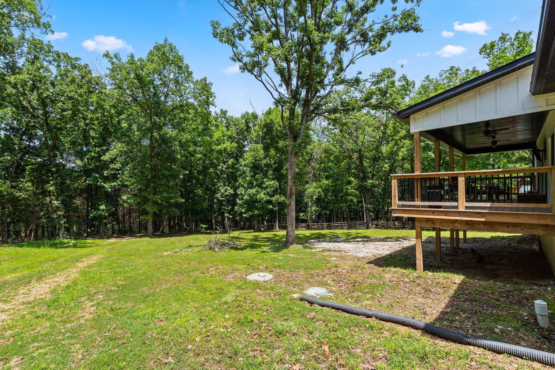789-Breezy-Pt-Spacious-Yard