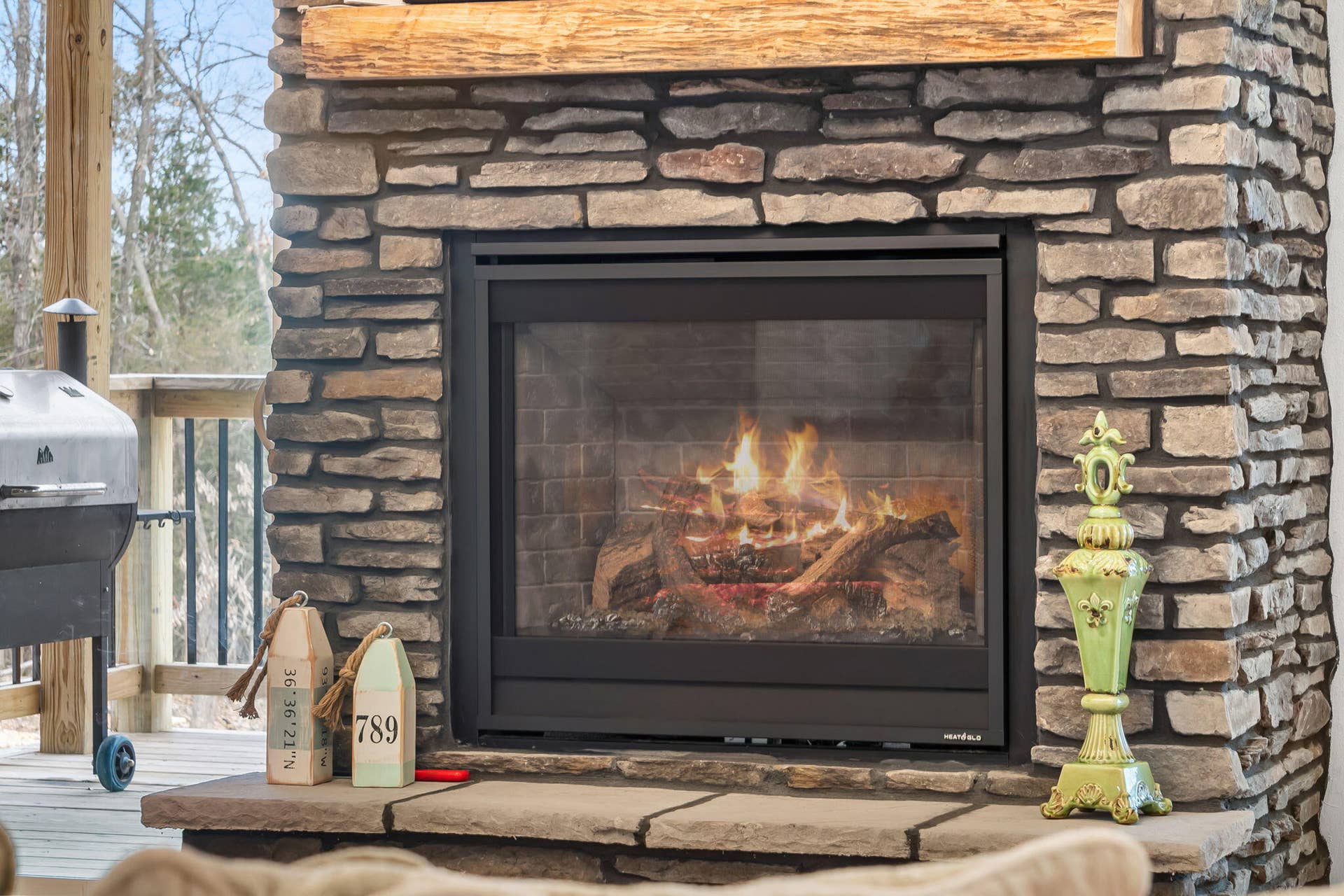 789-Breezy-Pt-Fireplace-Indoor-Outdoor