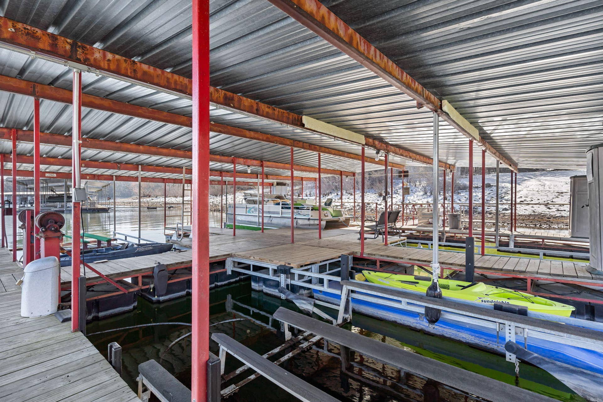 789-Breezy-Pt-Pontoon Included