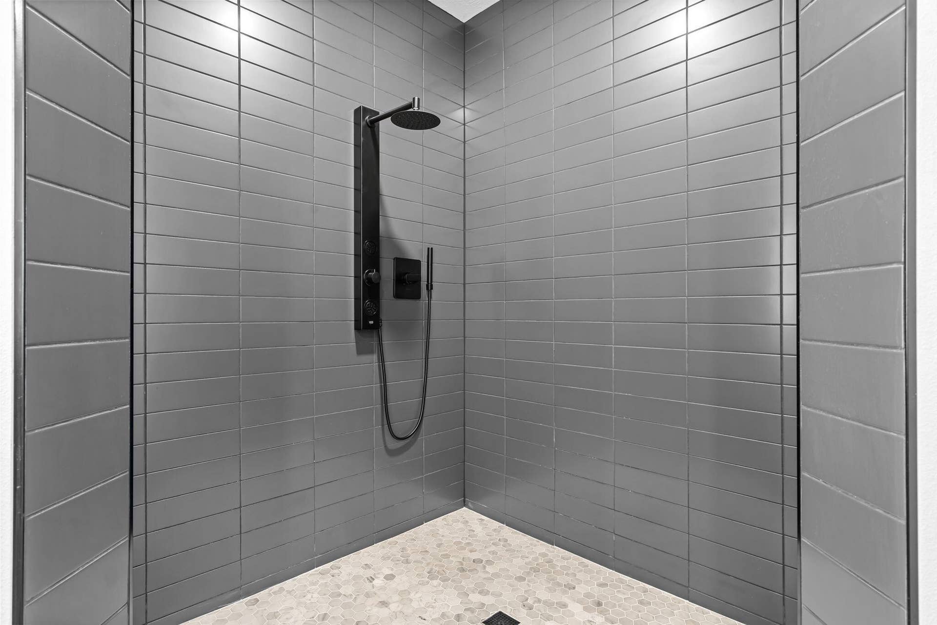 789-Breezy-Pt-Shower-Rainfall-Tile