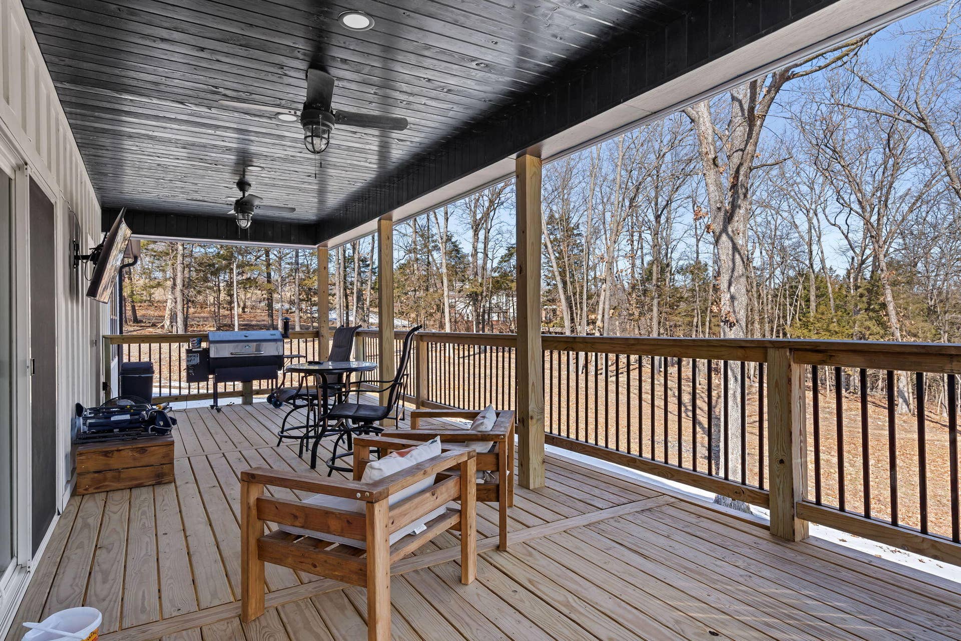 789-Breezy-Pt-Deck-Entertaining