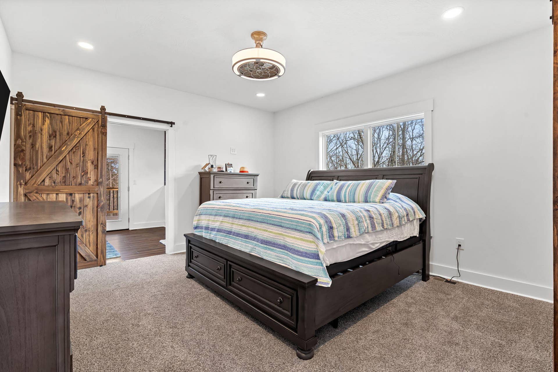 789-Breezy-Pt-Bedroom-Modern
