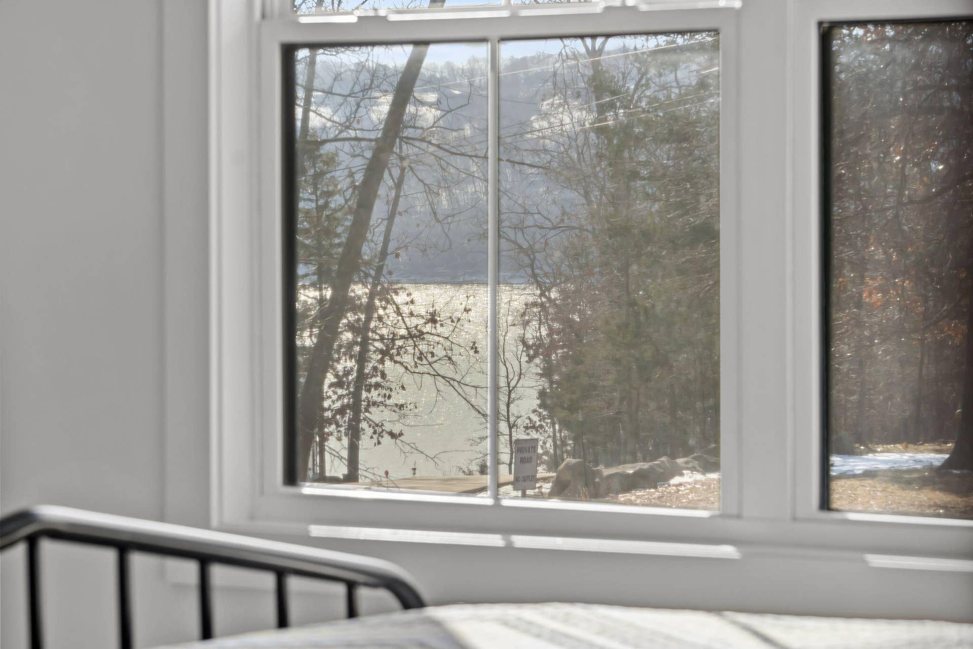 789-Breezy-Pt-Water-Views-Bed