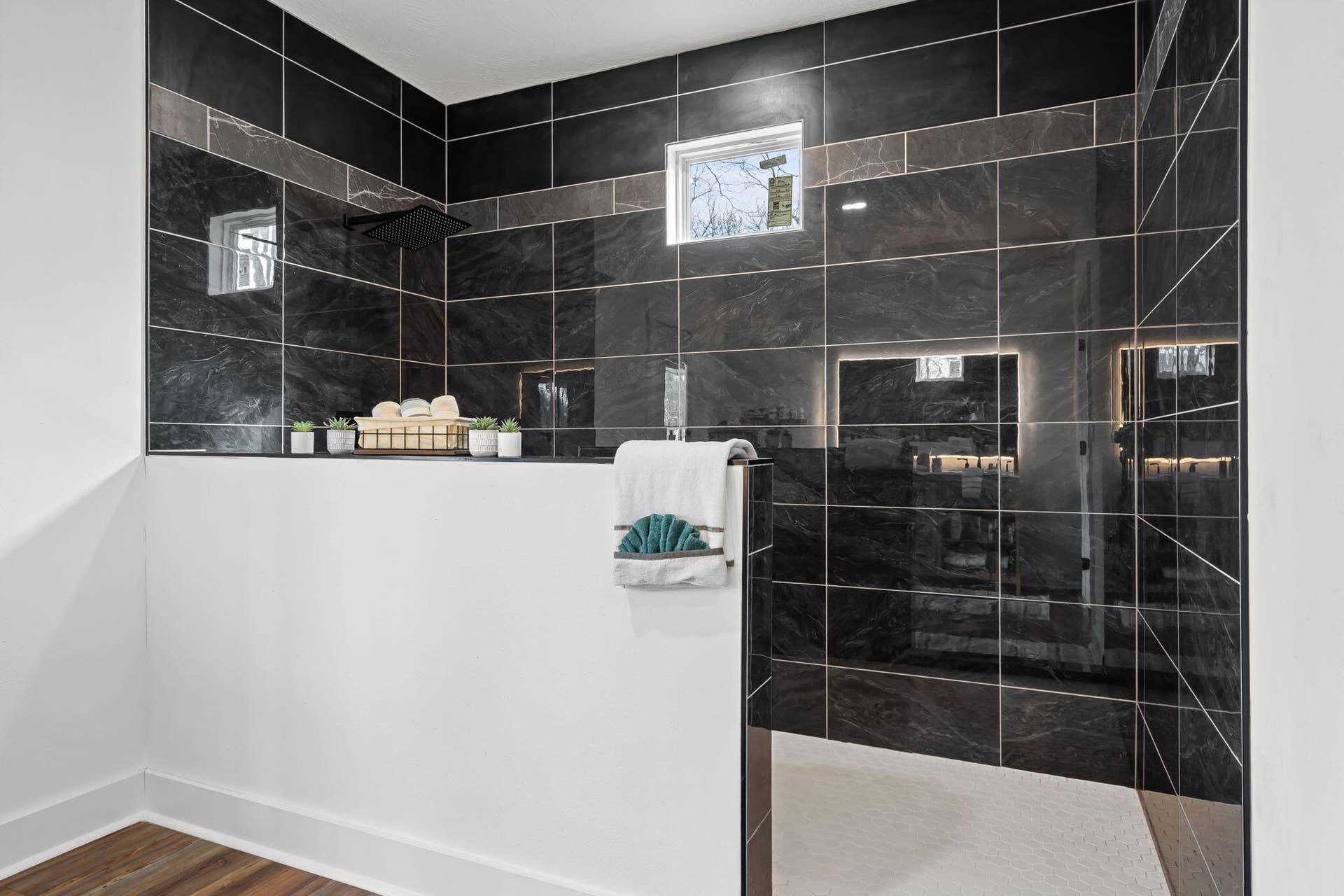 789-Breezy-Pt-Custom-Tile-Shower