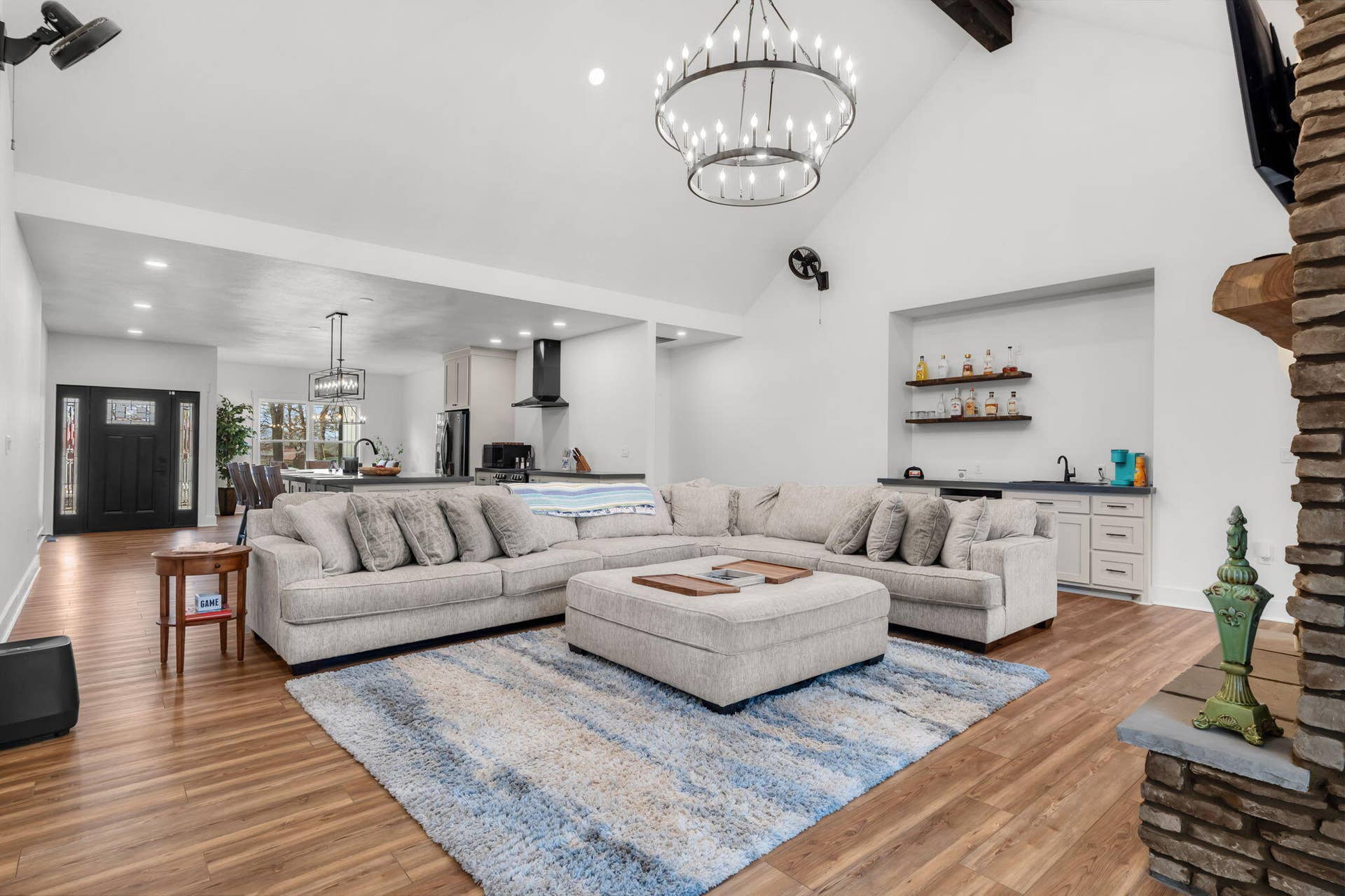 789-Breezy-Pt-Turn-Key-Furnished