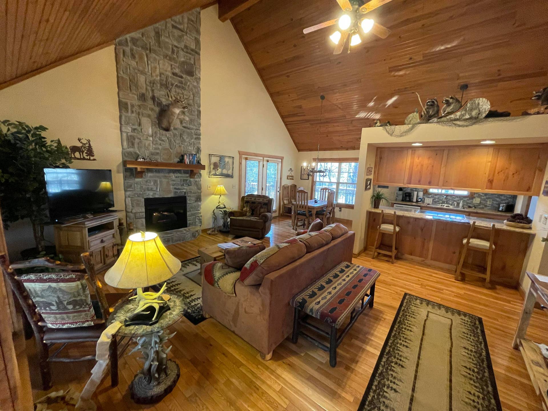 101 Lost Creek Circle, #5, Branson West, MO 65737 Huge Open Floor Plan