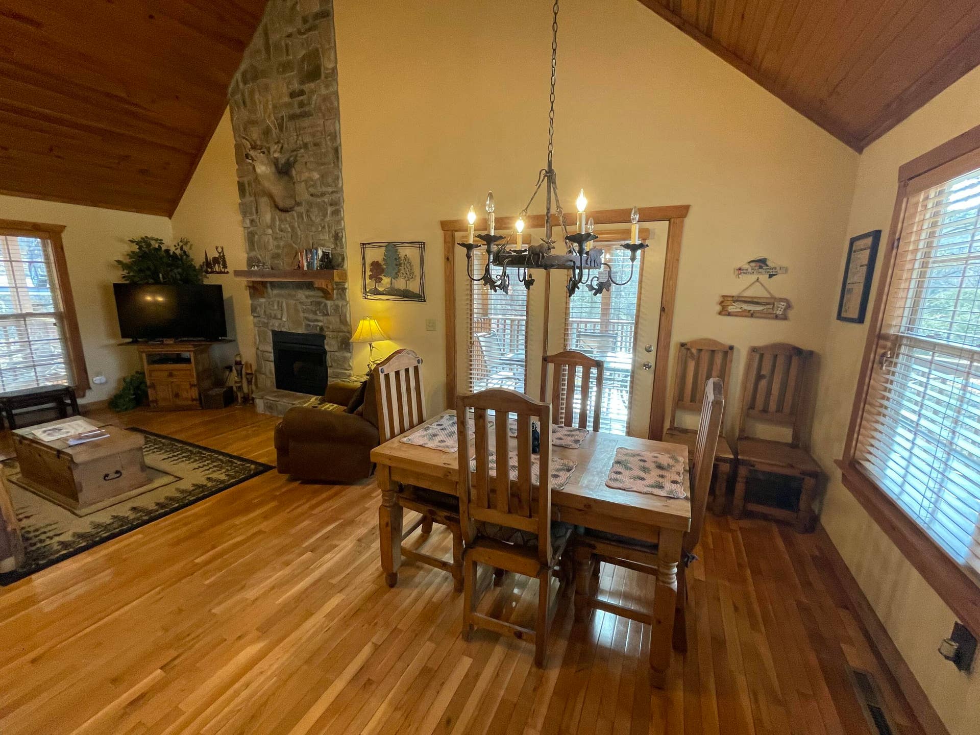 101 Lost Creek Circle, #5, Branson West, MO 65737 Great Rustic Decor