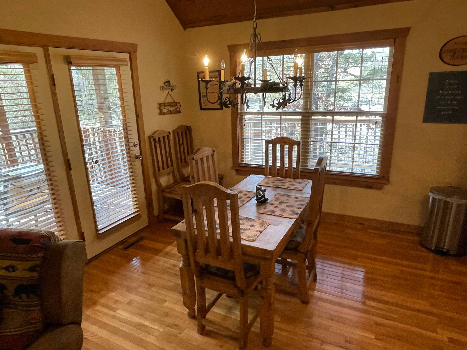 101 Lost Creek Circle, #5, Branson West, MO 65737 Spacious Dining