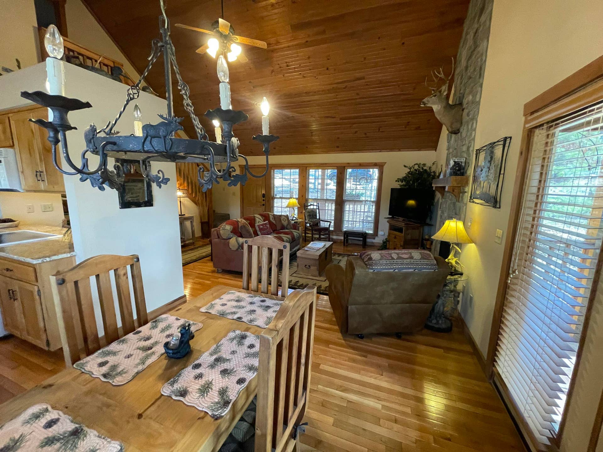 101 Lost Creek Circle, #5, Branson West, MO 65737 Convenient