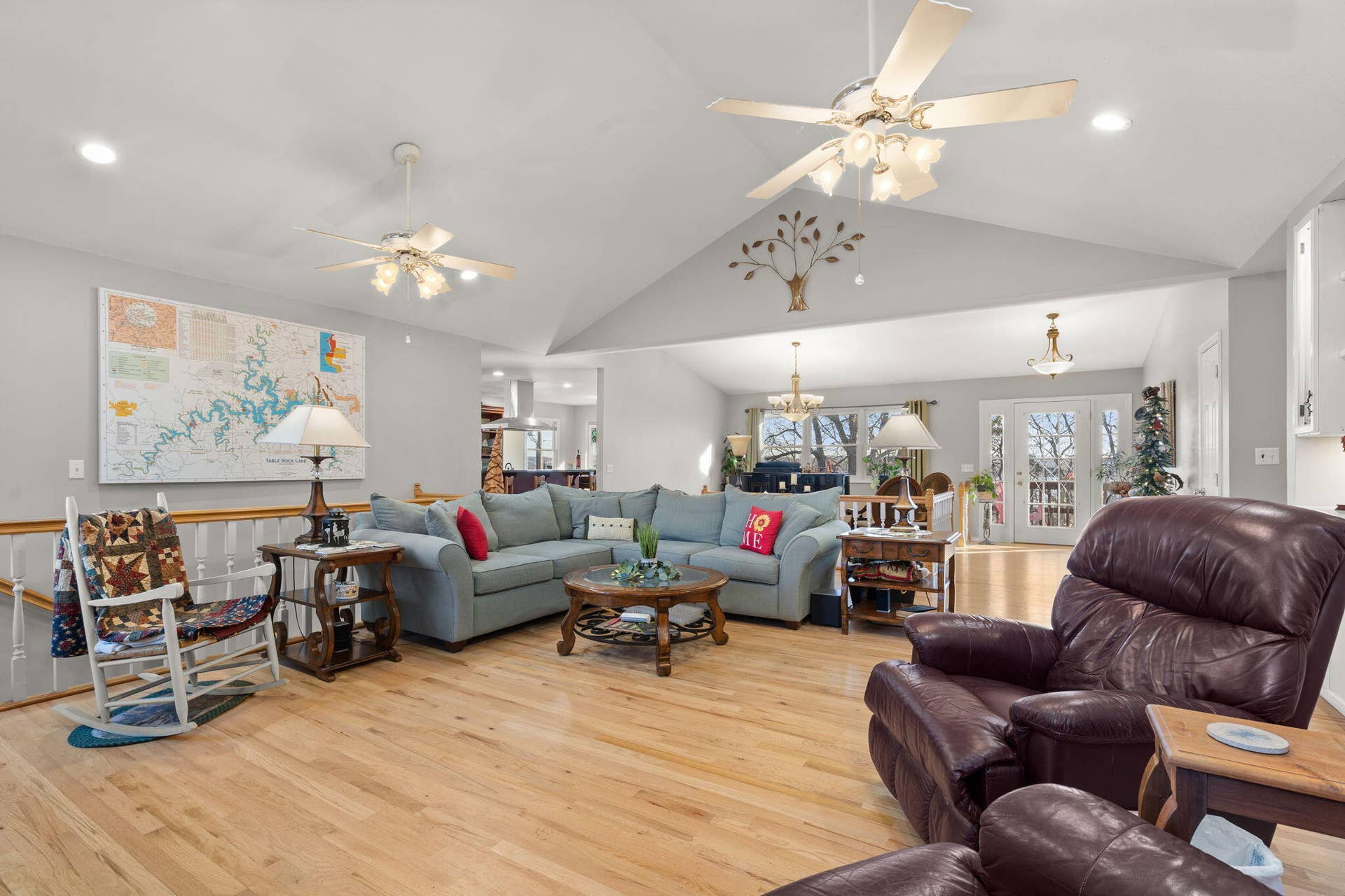 127-Trails-End-St-Cozy-Lake-Living