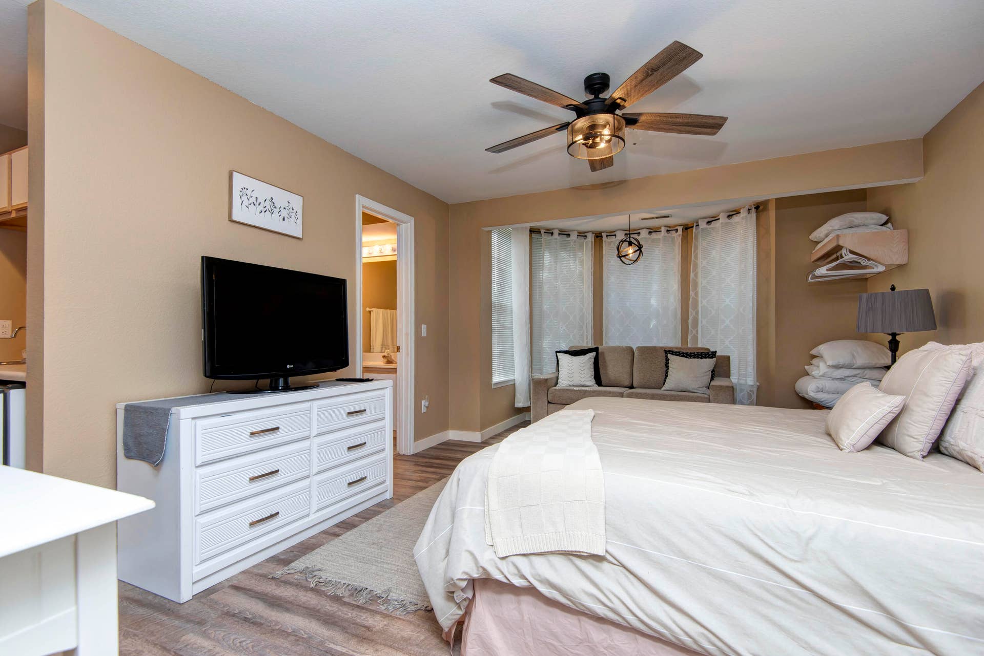 Bedroom 2 Can be rented separately.