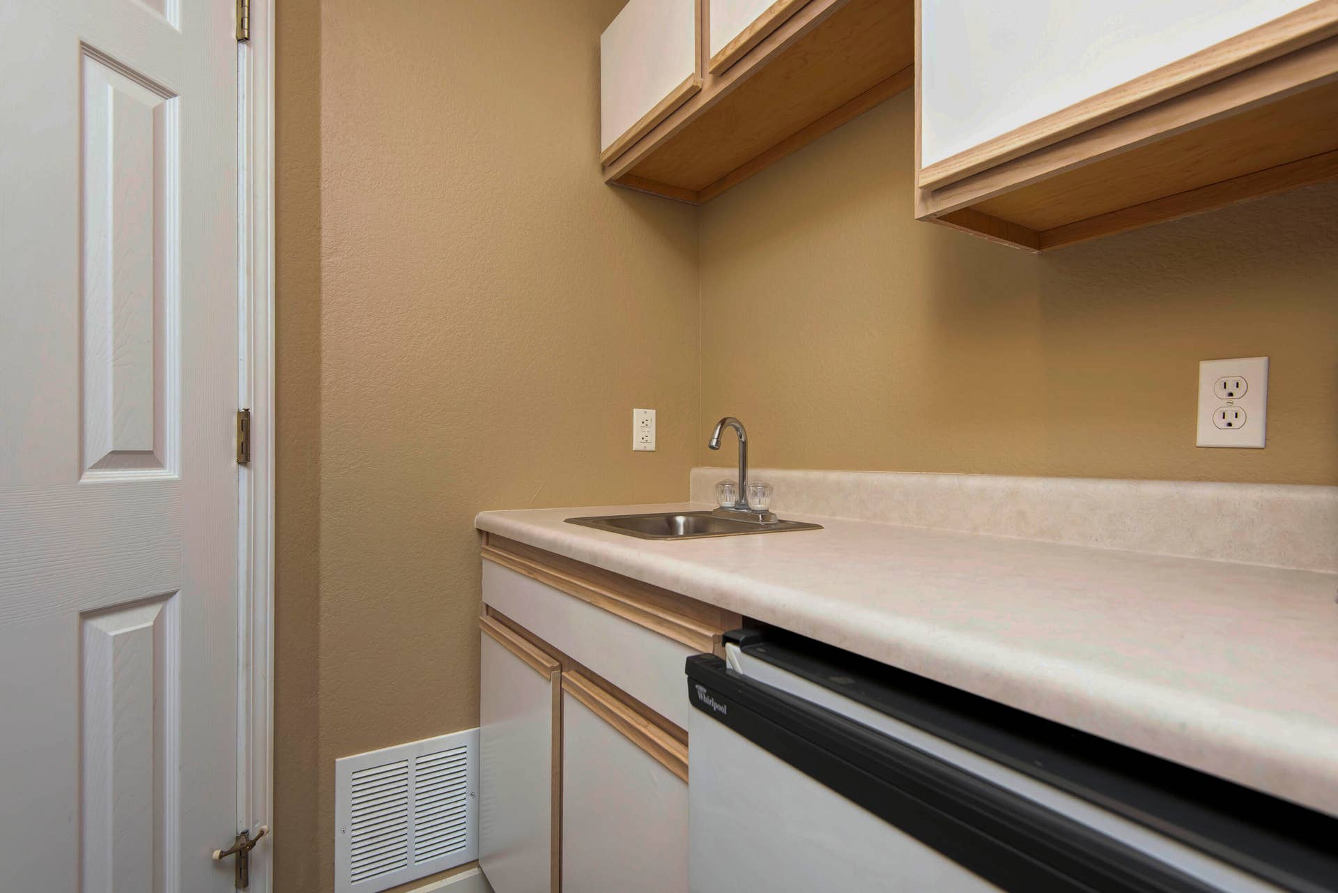 Wet Bar in Bedroom 2