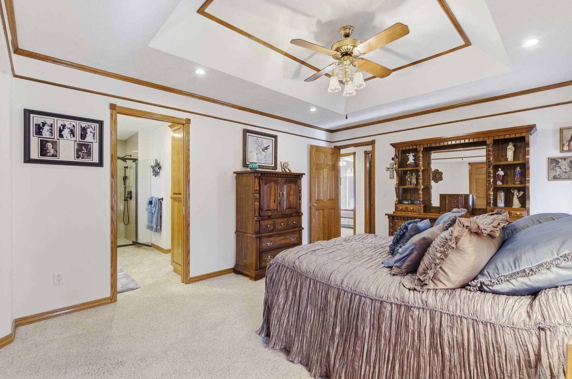 Primary bed to primary bath