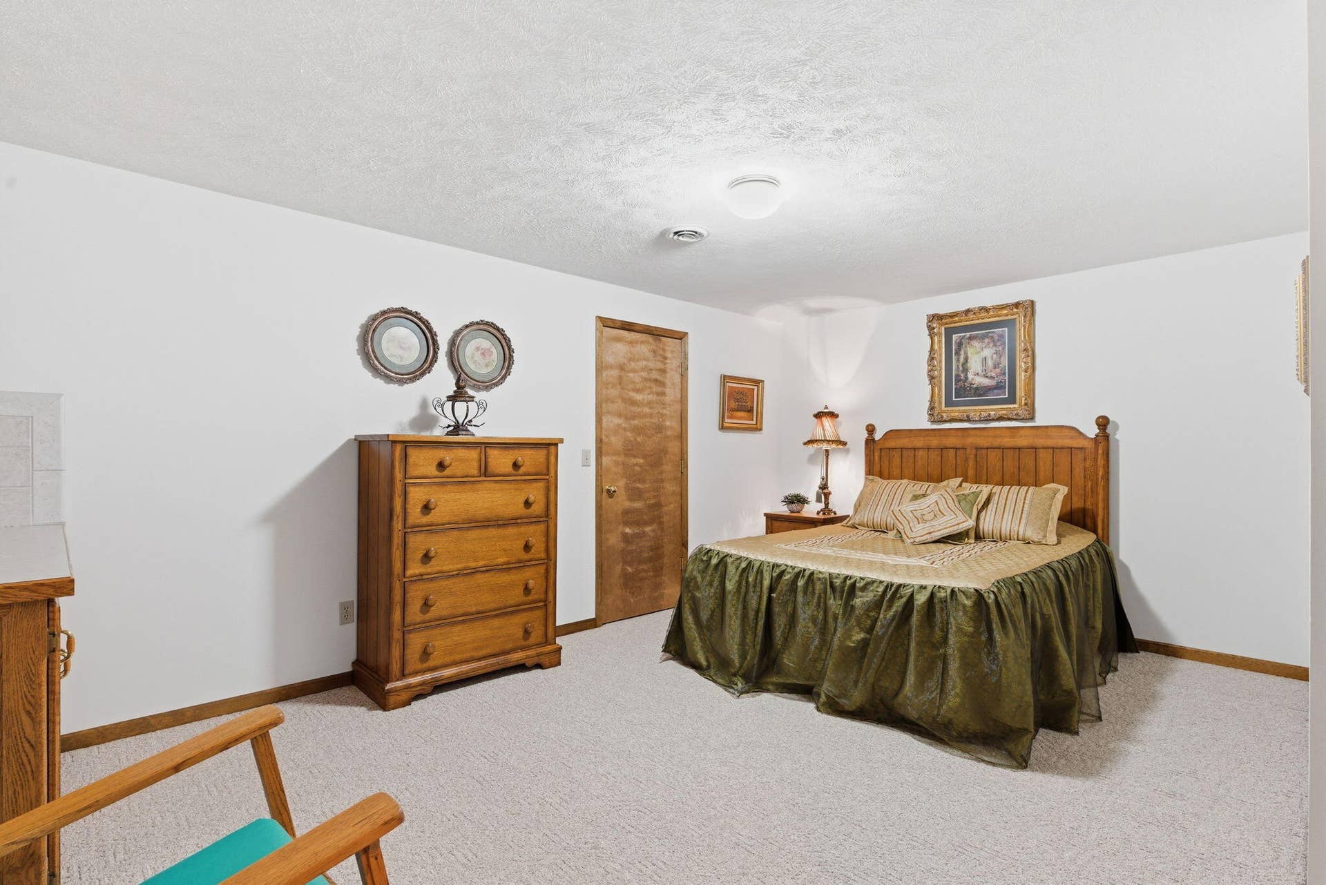 LL non-conforming bedroom