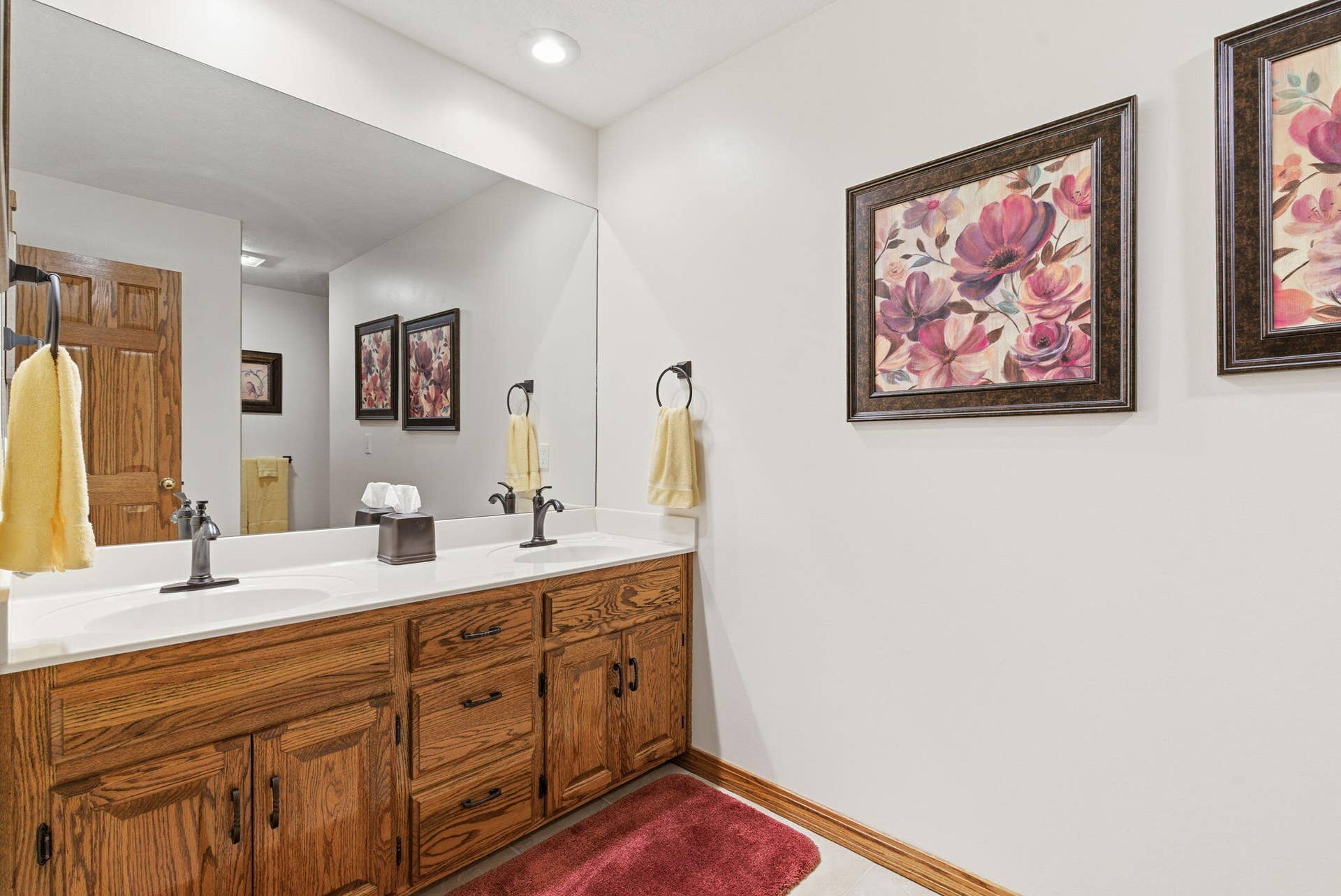 Main level bath