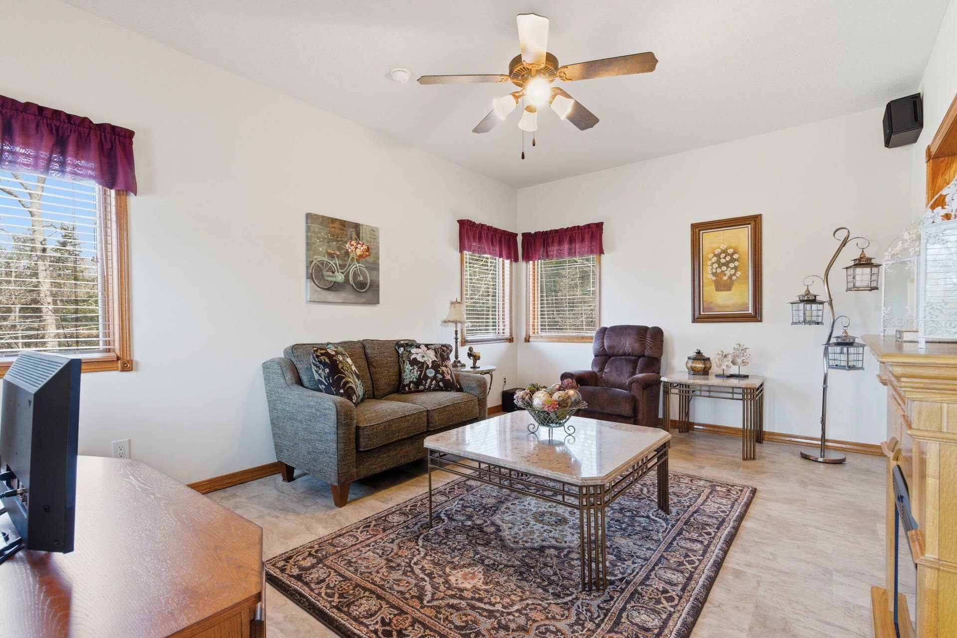 Sitting room off kitchen