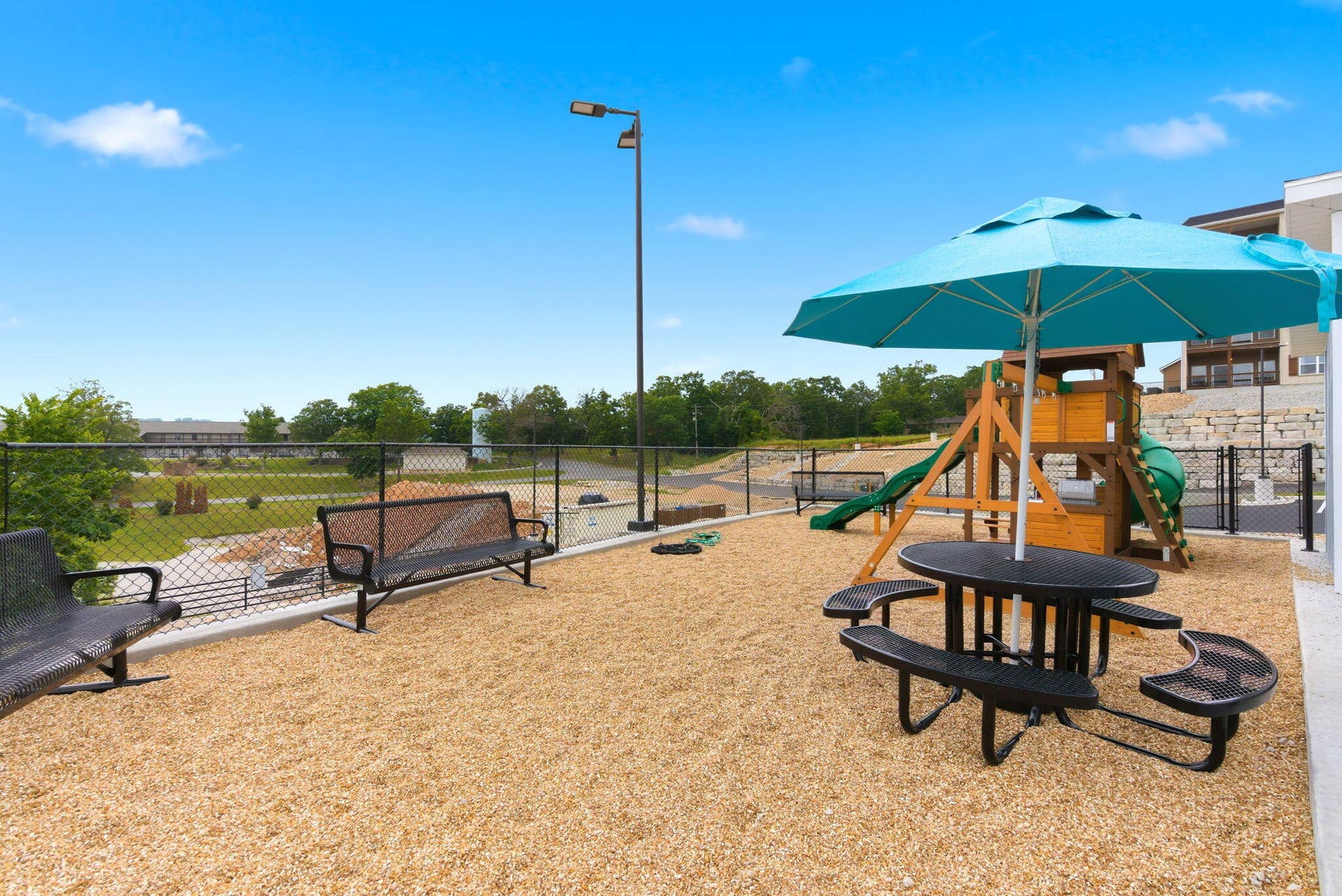 32-web-or-mls-Community Amenities_HWJ041