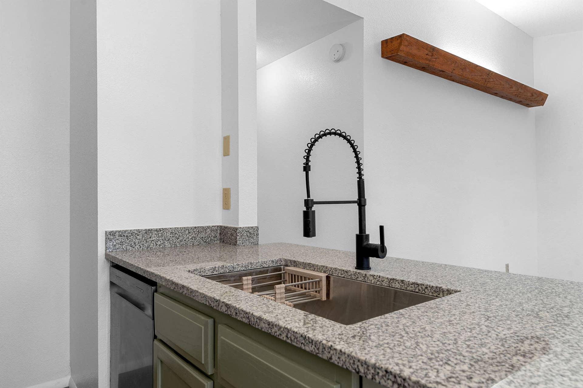68 Rasso Way, #74, Kimberling City, MO 65686 Newly Updated Kitchen