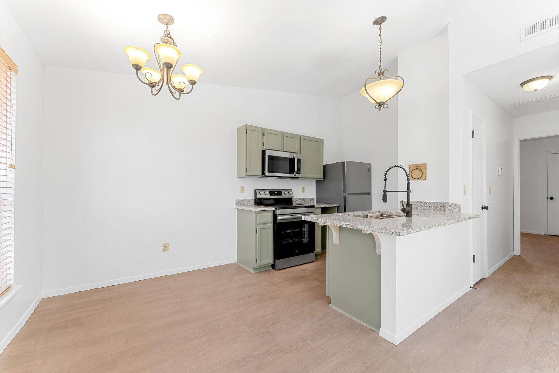 68 Rasso Way, #73, Kimberling City, MO 65686 Newly Updated Kitchen