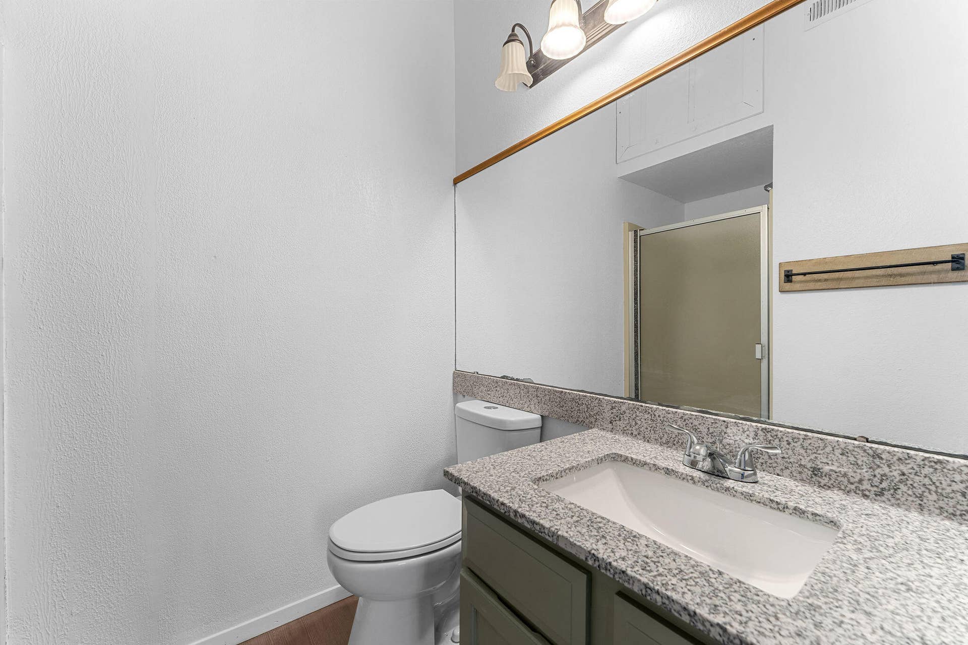 68 Rasso Way, #73, Kimberling City, MO 65686 Newly Updated Bathroom