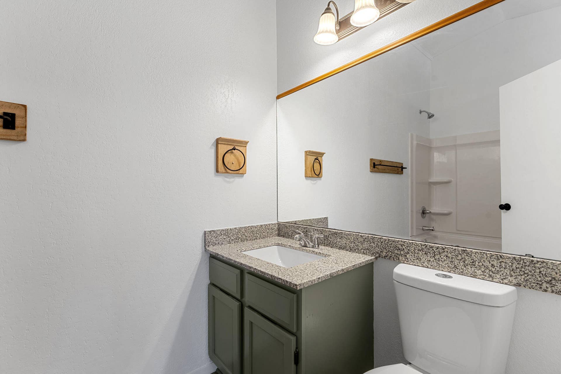68 Rasso Way, #73, Kimberling City, MO 65686 Newly Updated Bathroom
