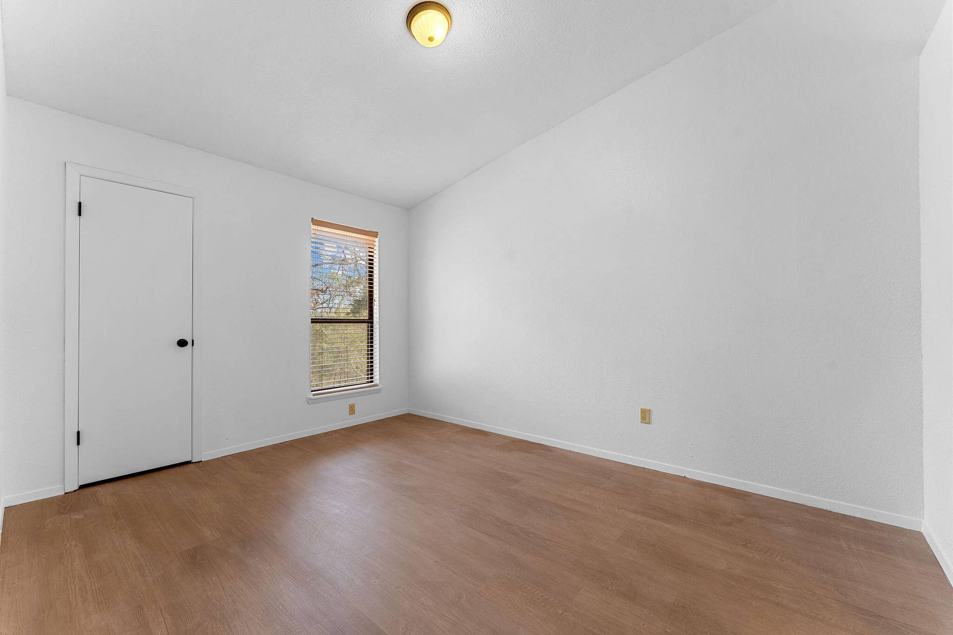 68 Rasso Way, #73, Kimberling City, MO 65686 Newly Updated Bedroom