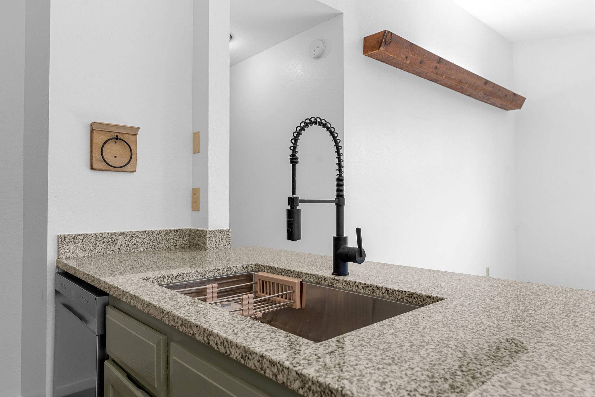 68 Rasso Way, #73, Kimberling City, MO 65686 Newly Updated Kitchen