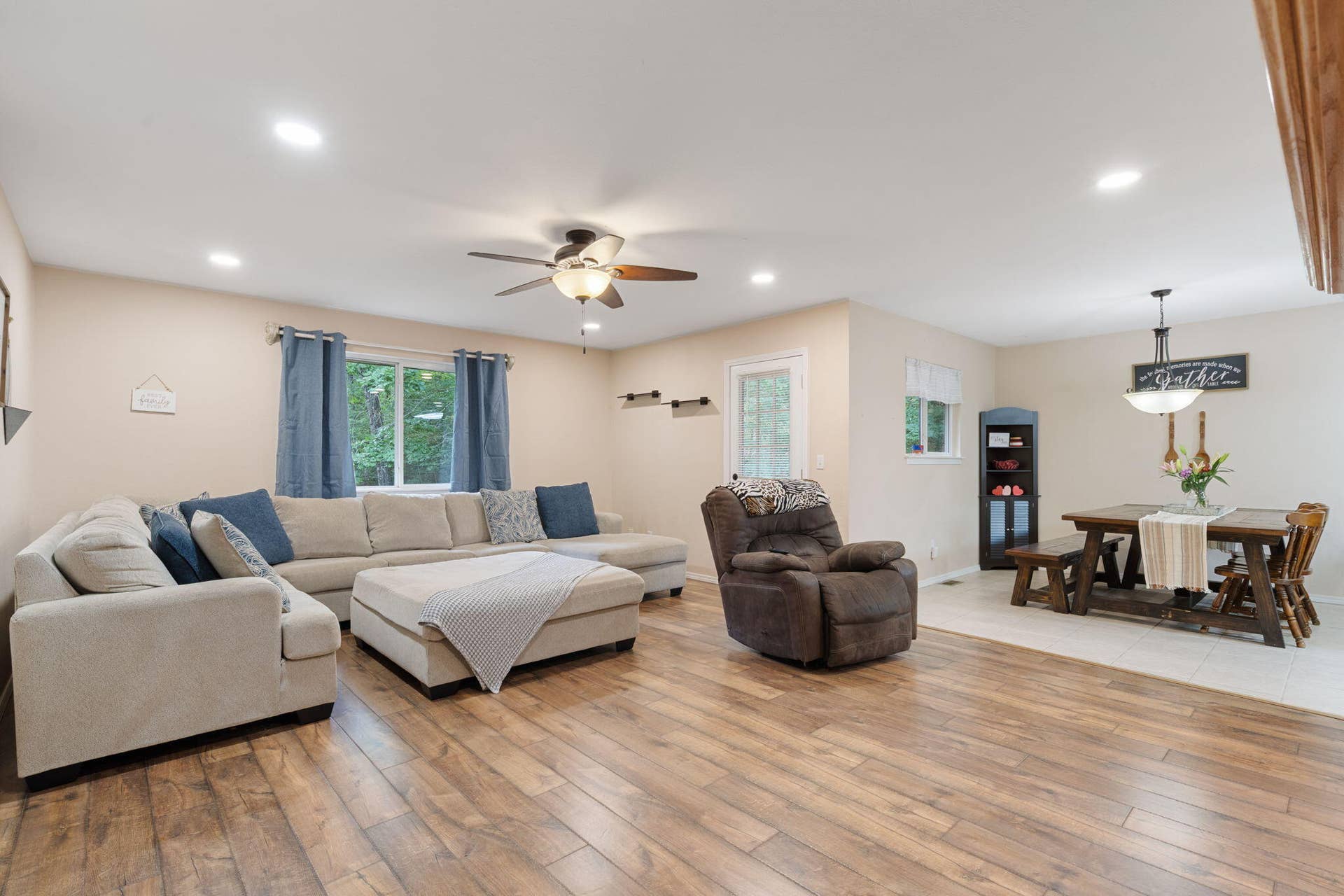 175 Canyon Forest Circle, Kimberling City, MO 65686 175-Canyon-Forest-Living Room-Open Conce