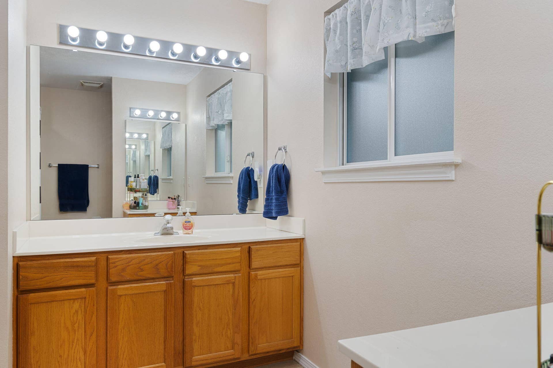 175 Canyon Forest Circle, Kimberling City, MO 65686 175-Canyon-Forest-Bedroom-Owners Ensuite