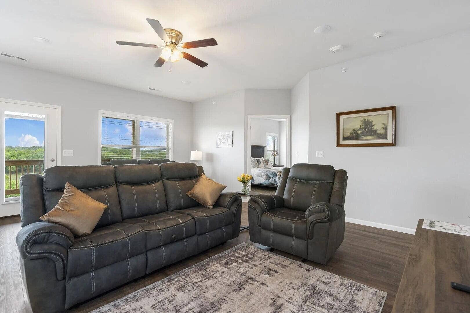 41-4 Bunker living to bedroom