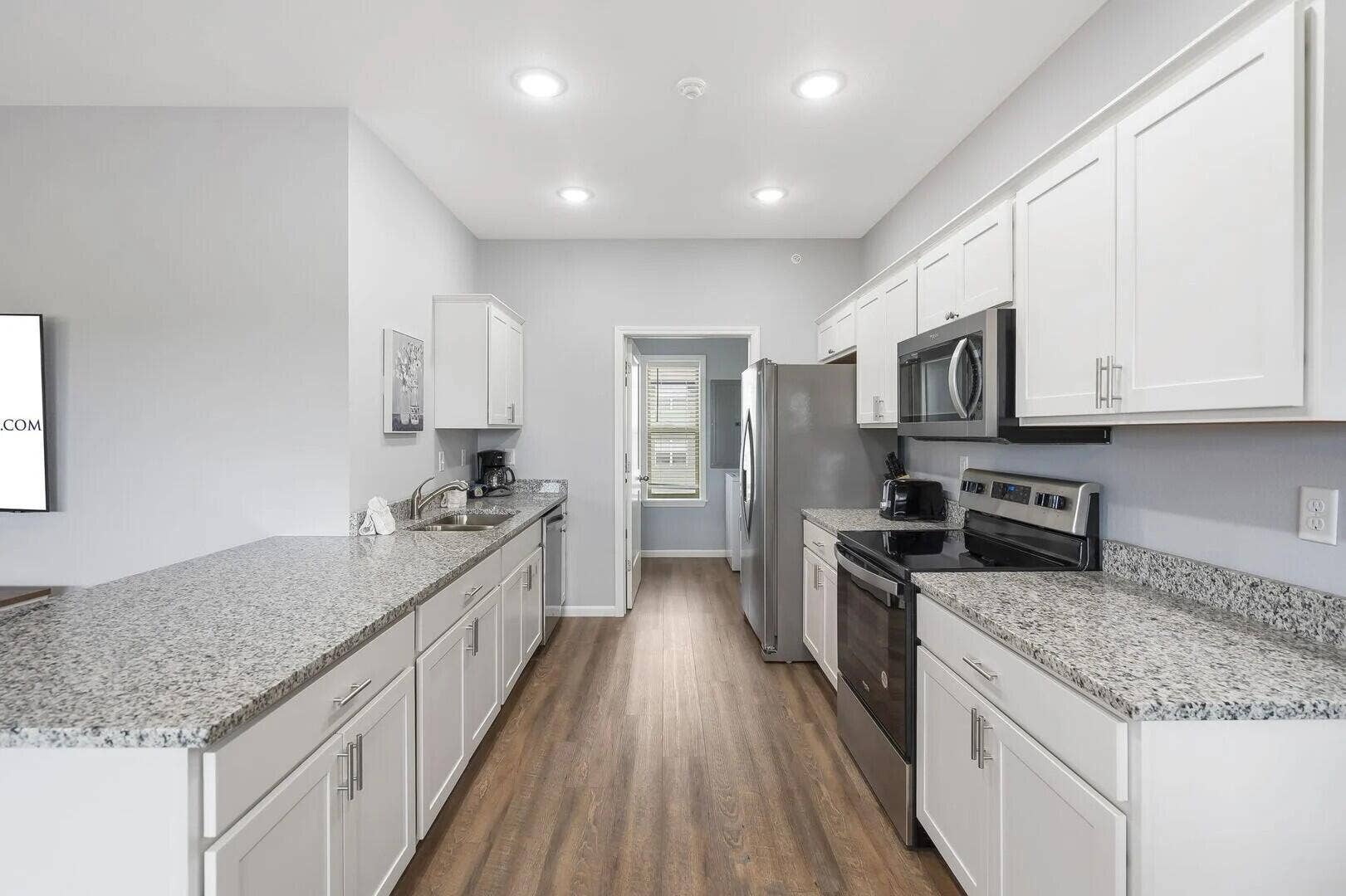 41-4 Bunker kitchen full