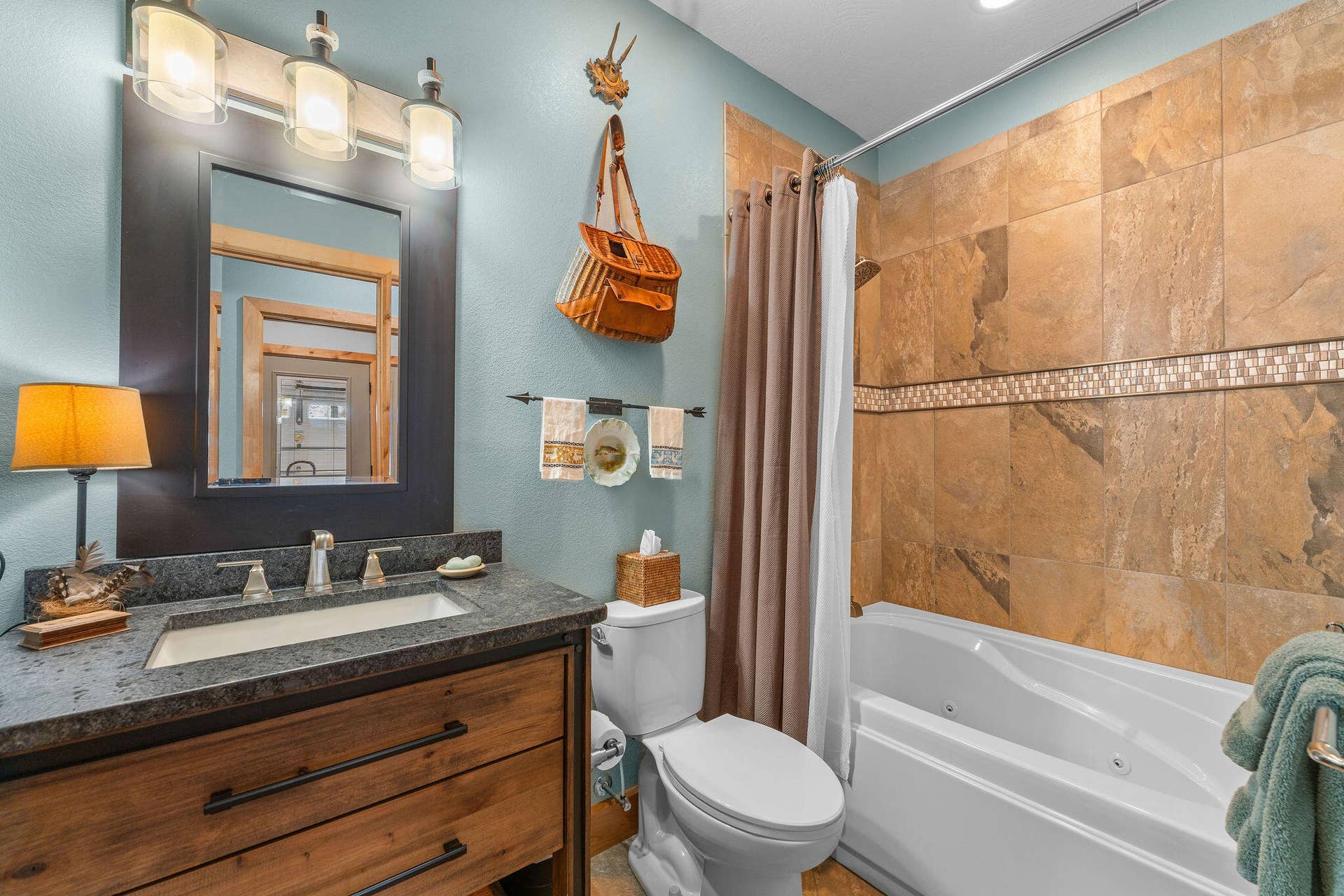 429 Hidden Shores Drive, Branson West, MO 65737 Bathroom