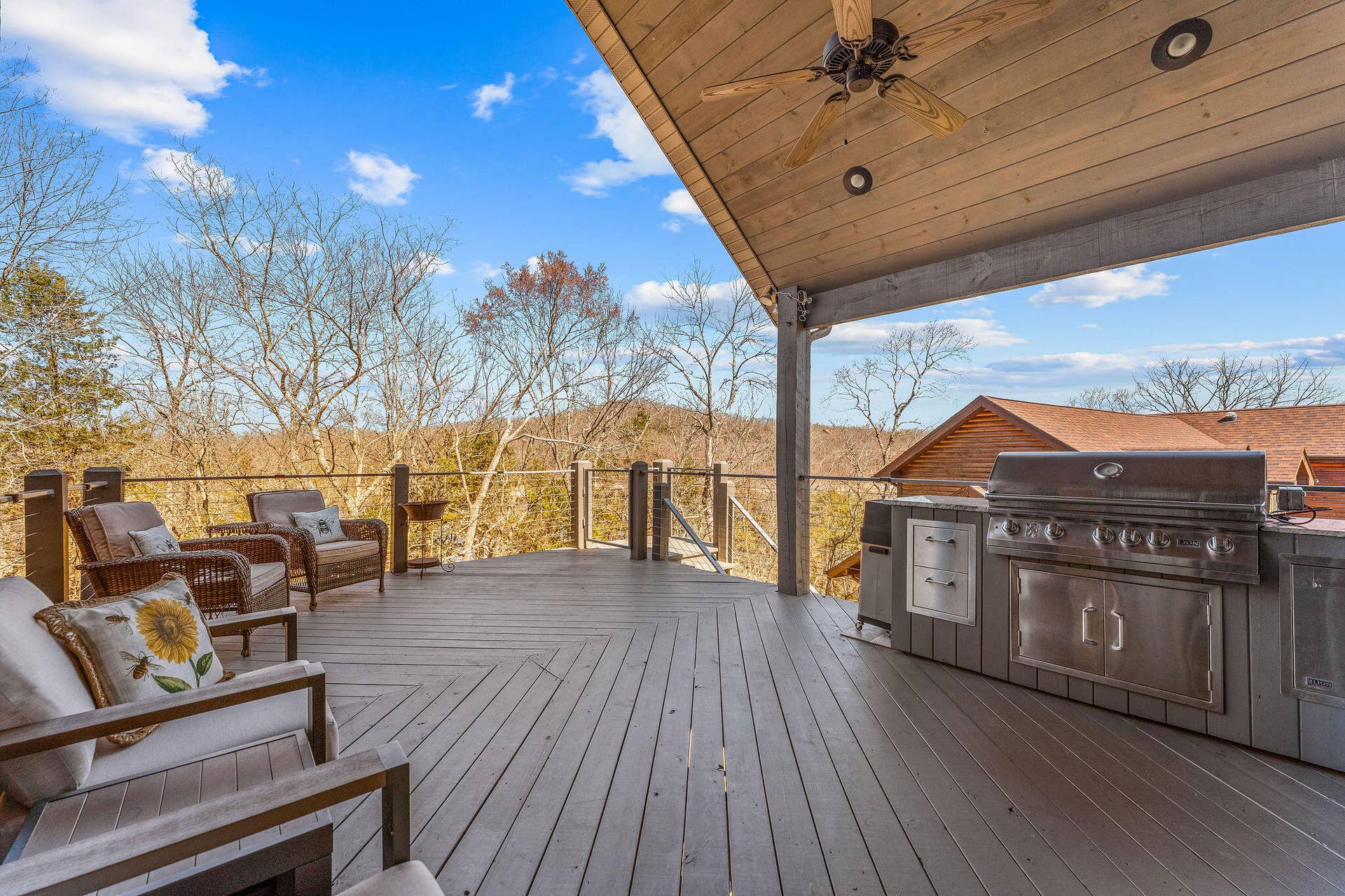 429 Hidden Shores Drive, Branson West, MO 65737 Oversized Deck