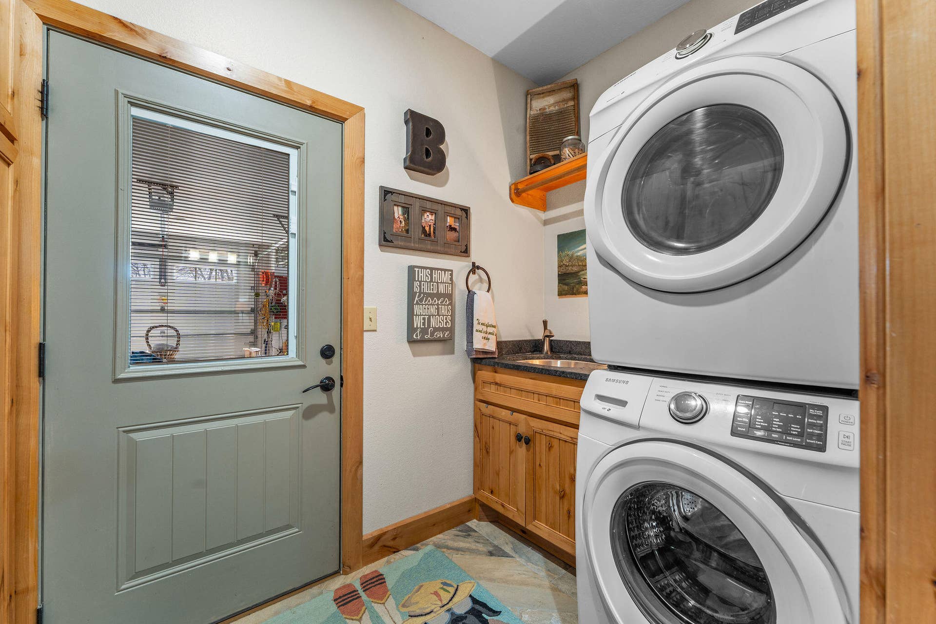 429 Hidden Shores Drive, Branson West, MO 65737 Laundry