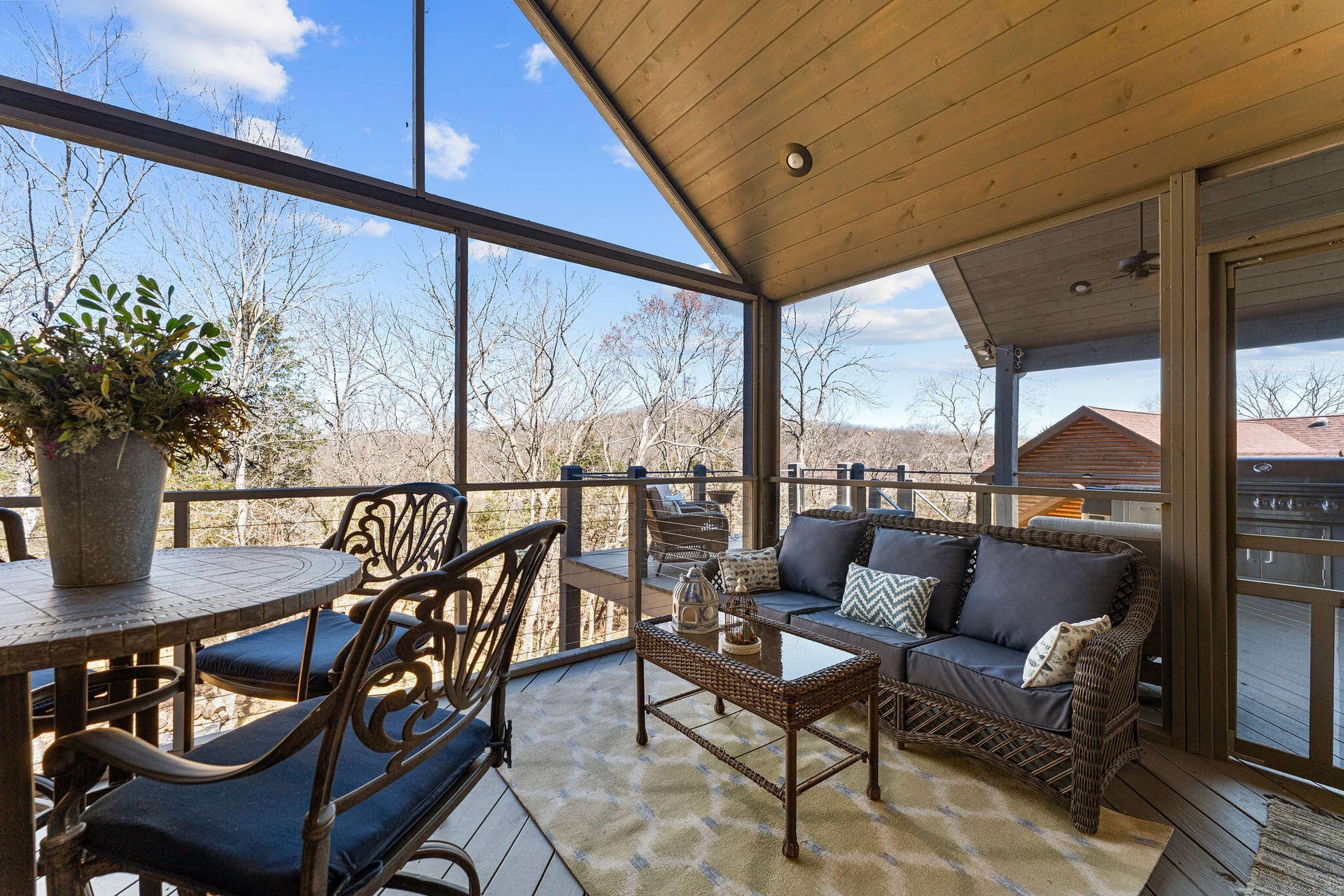 429 Hidden Shores Drive, Branson West, MO 65737 Screened in Porch